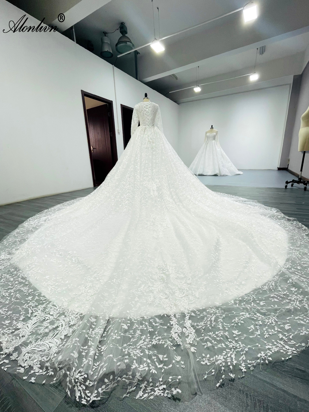 Alonlivn Classic Floral Prints Full Sleeves V-neck A-line Wedding Dress Enchanting Embroidery Lace Royal Train Bridal Gowns