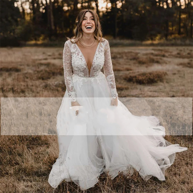 Sexy Backless A Line Tulle Wedding Dress Illusion Deep V-neck Long Sleeves Lace Appliques Country Bridal Gowns 2024 Boho Beach Bride Dresses