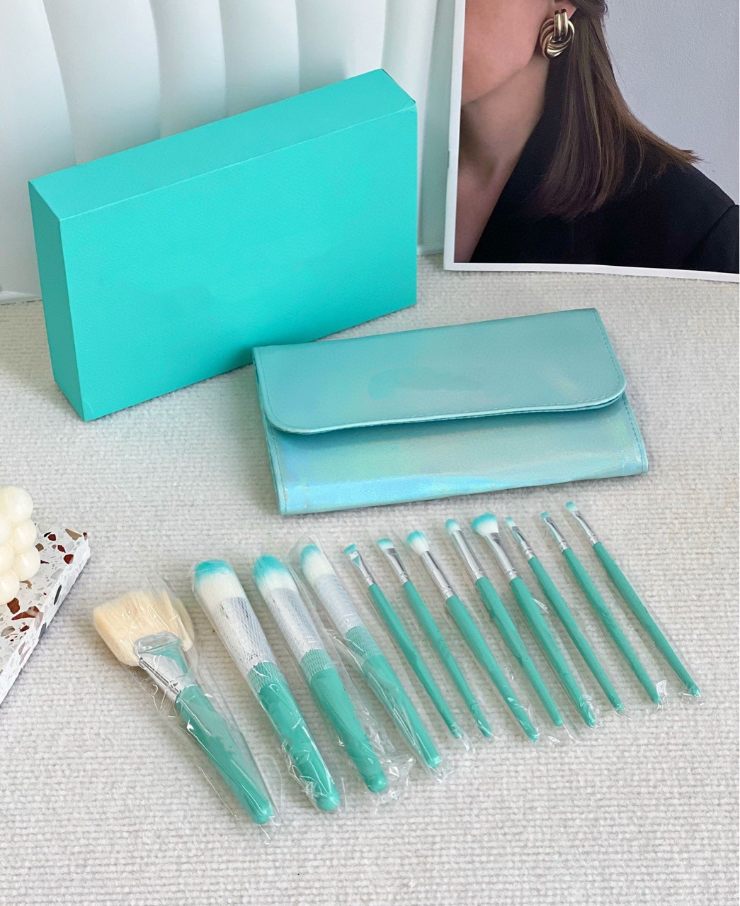 12 Pcs Premium Wool Makeup Brush Set, Gift Box, 2024 Gifts for Women dh5727163