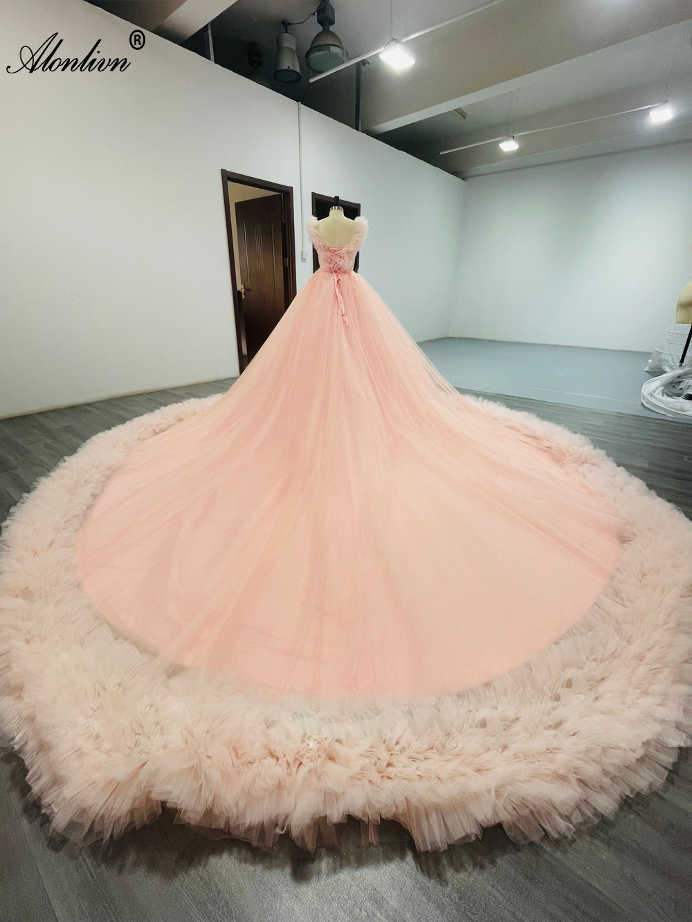Alonlivn Real Pictures Romance Royal train Ball Gown Wedding Dress Beads Appliques V-Neck Princess Bridal Gowns