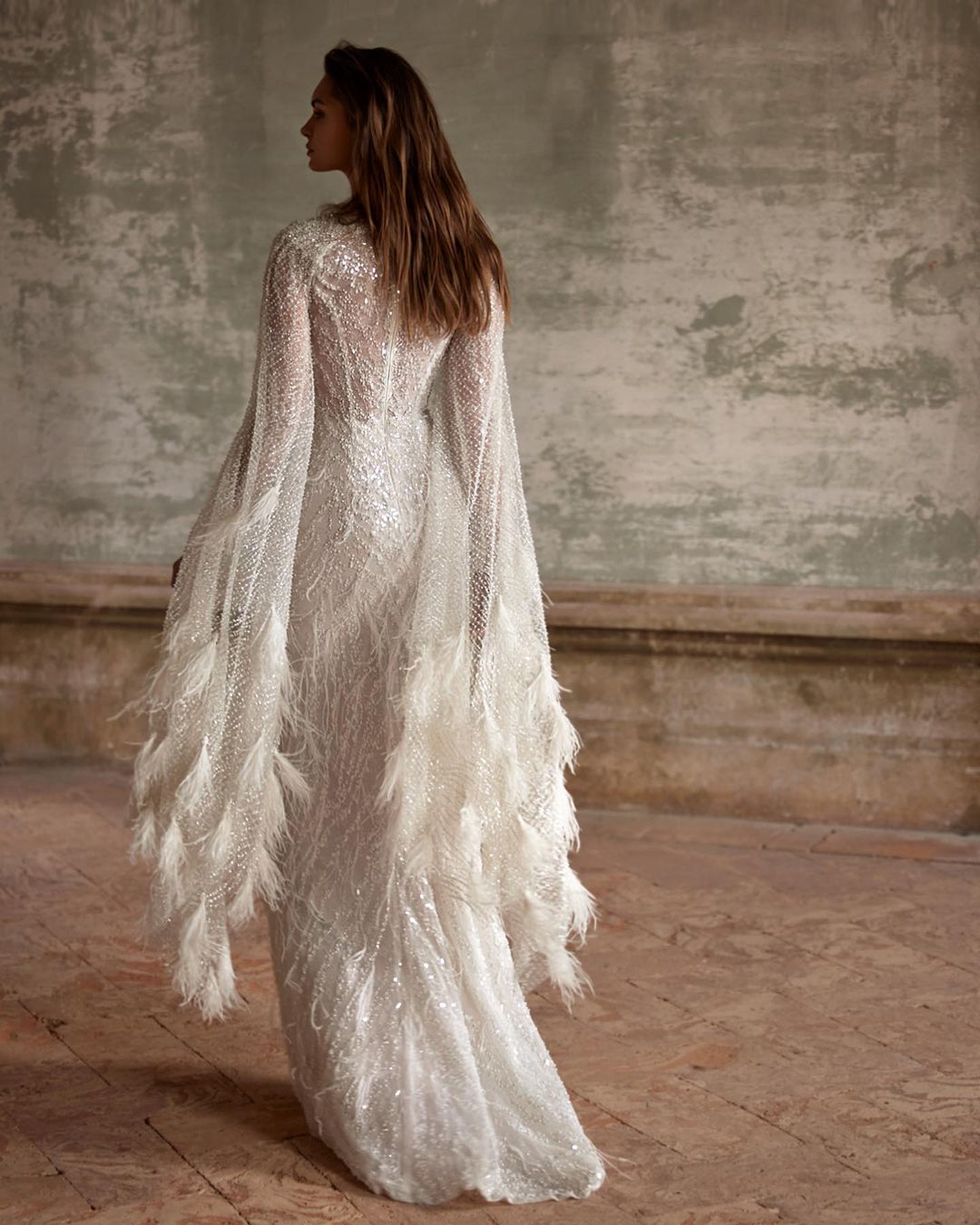 Charming Pearls Wedding Dresses Rhinestone Sequins Mermaid Bridal Gowns Illusion Feather Long Sleeve Bride Dresses Custom Made Plus Size