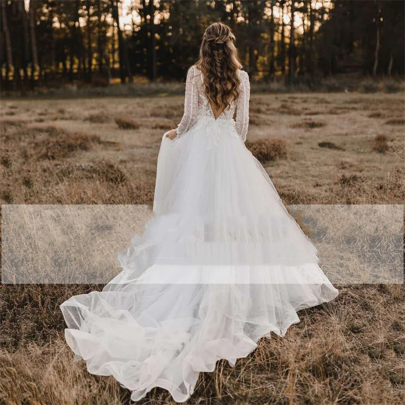 Sexy Backless A Line Tulle Wedding Dress Illusion Deep V-neck Long Sleeves Lace Appliques Country Bridal Gowns 2024 Boho Beach Bride Dresses