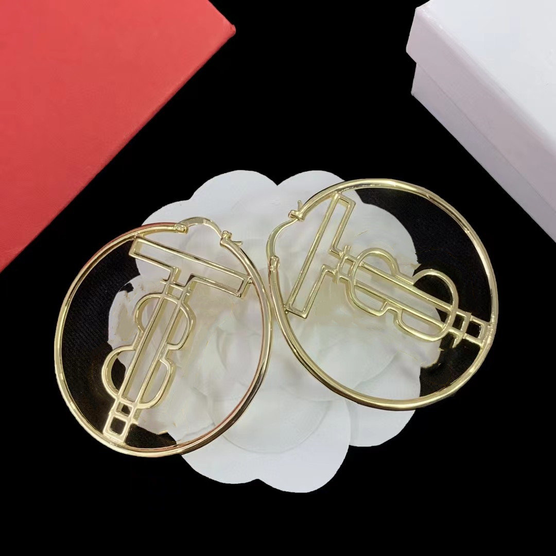 Brand new luxury brand designer, high-end fashionable and stylish women's large earrings, holiday parties, travel fashion jewelry accessories