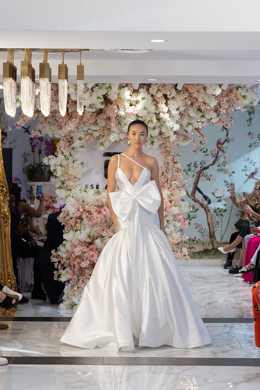 Deep V-neck Sexy Wedding Dresses Halter Bow White/ory Satin Mermaid Bridal Gowns Modest Vestidos De Novia 2024 326