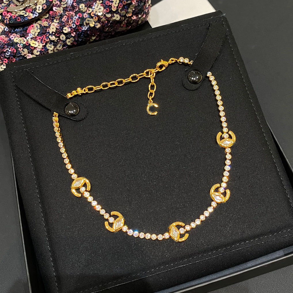 2024 Luxury quality charm pendant necklace with diamond and chain design have stamp box choker style PS3084