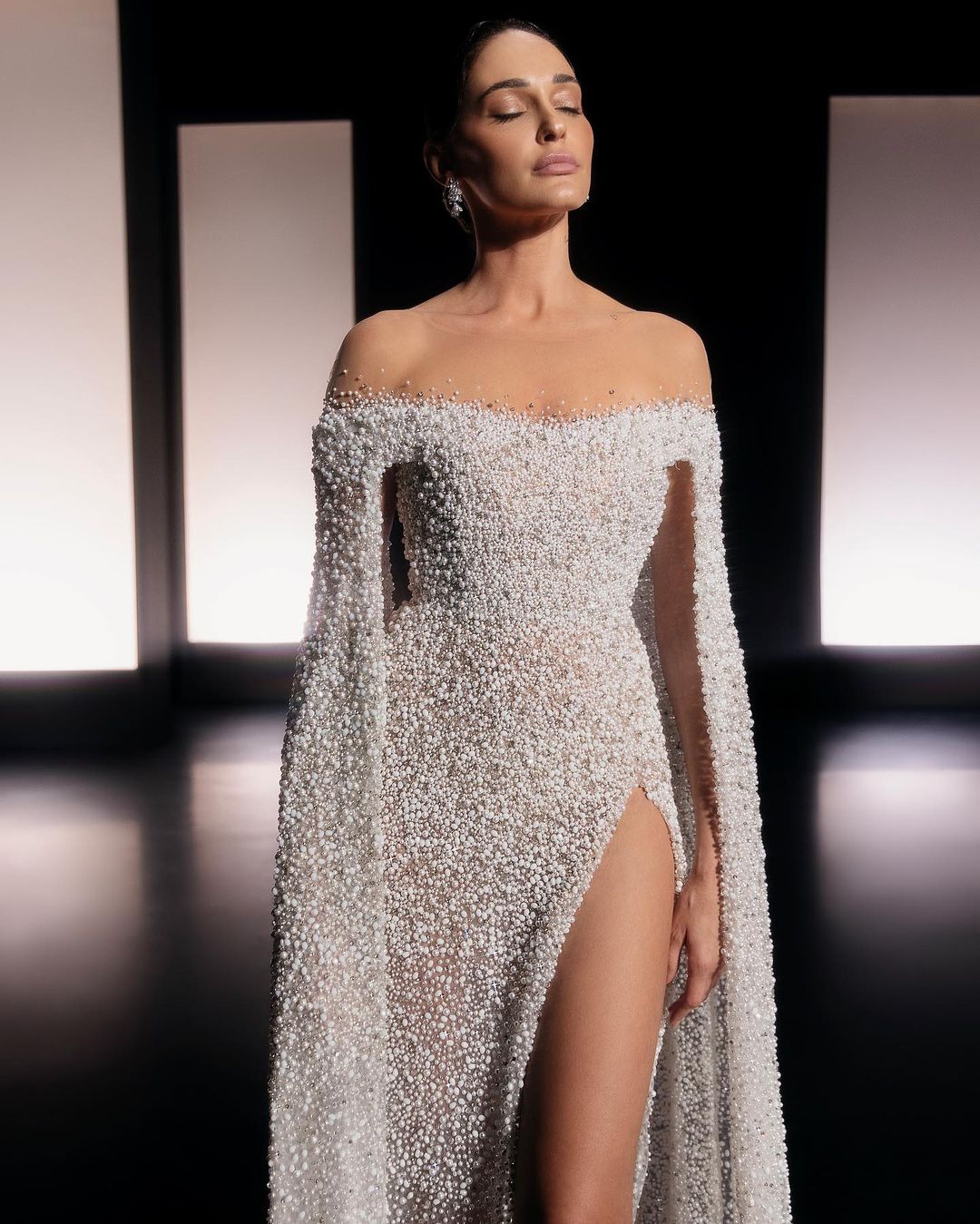 Gorgeous Off Shoulder Bridal Gowns More Pearls Mermaid Wedding Dress Side Split Custom Made Bride Dresses Vestido de novia