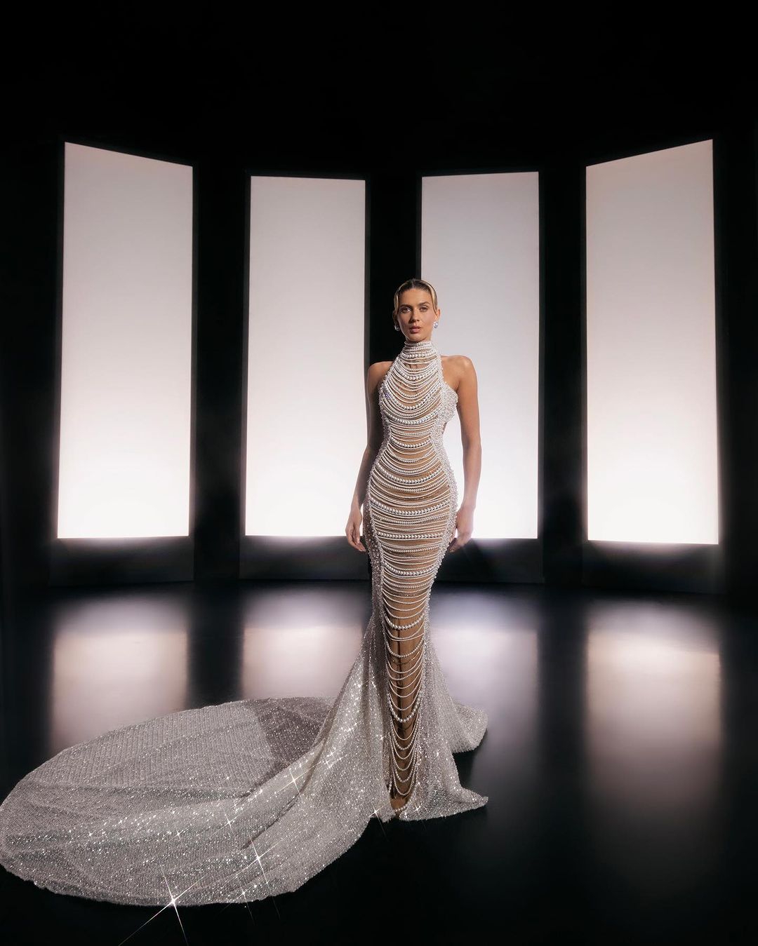 Luxury Pearls Tassel Bridal Gowns High Neck Mermaid Wedding Dress Sequins Backless Custom Made Bride Dresses Vestido de novia