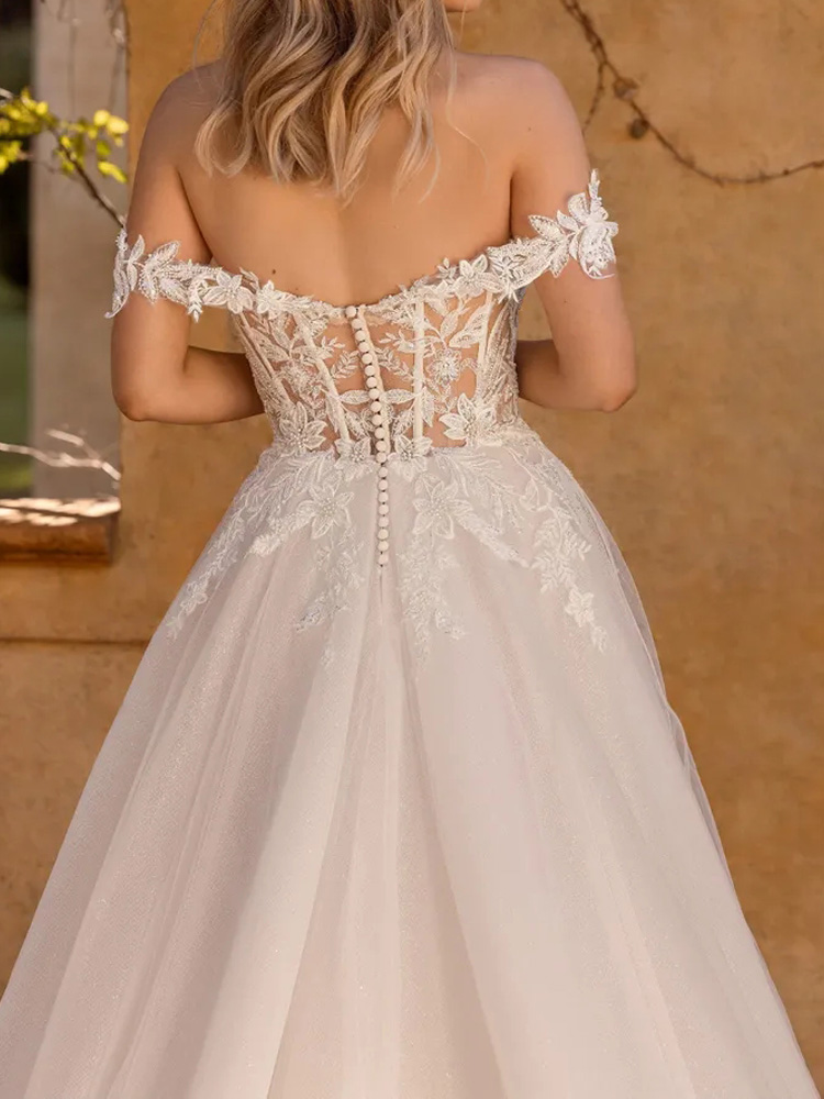 Plus Size Wedding Dresses 2024 New Arrival High Waist Bridal Gowns Off the Shouder Zipper with Buttons Back Applique with Beading
