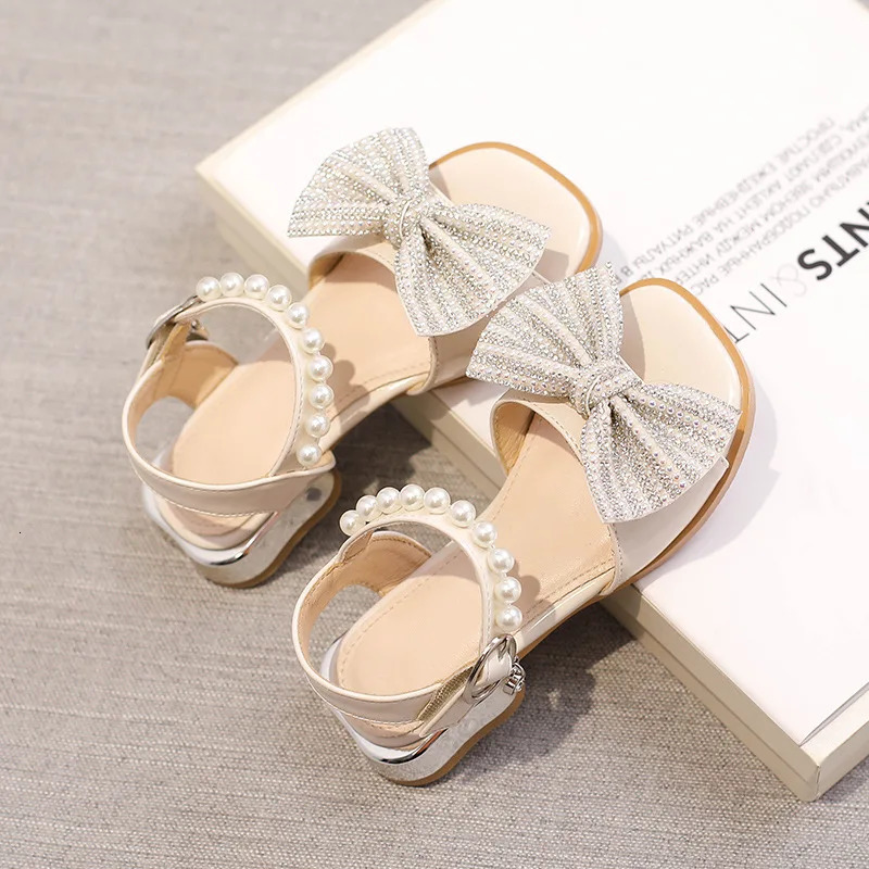 Girls Sandals Baby Summer Childrens Soft Bottom Bow Decoration Open-toe Red Princess Heels 240222