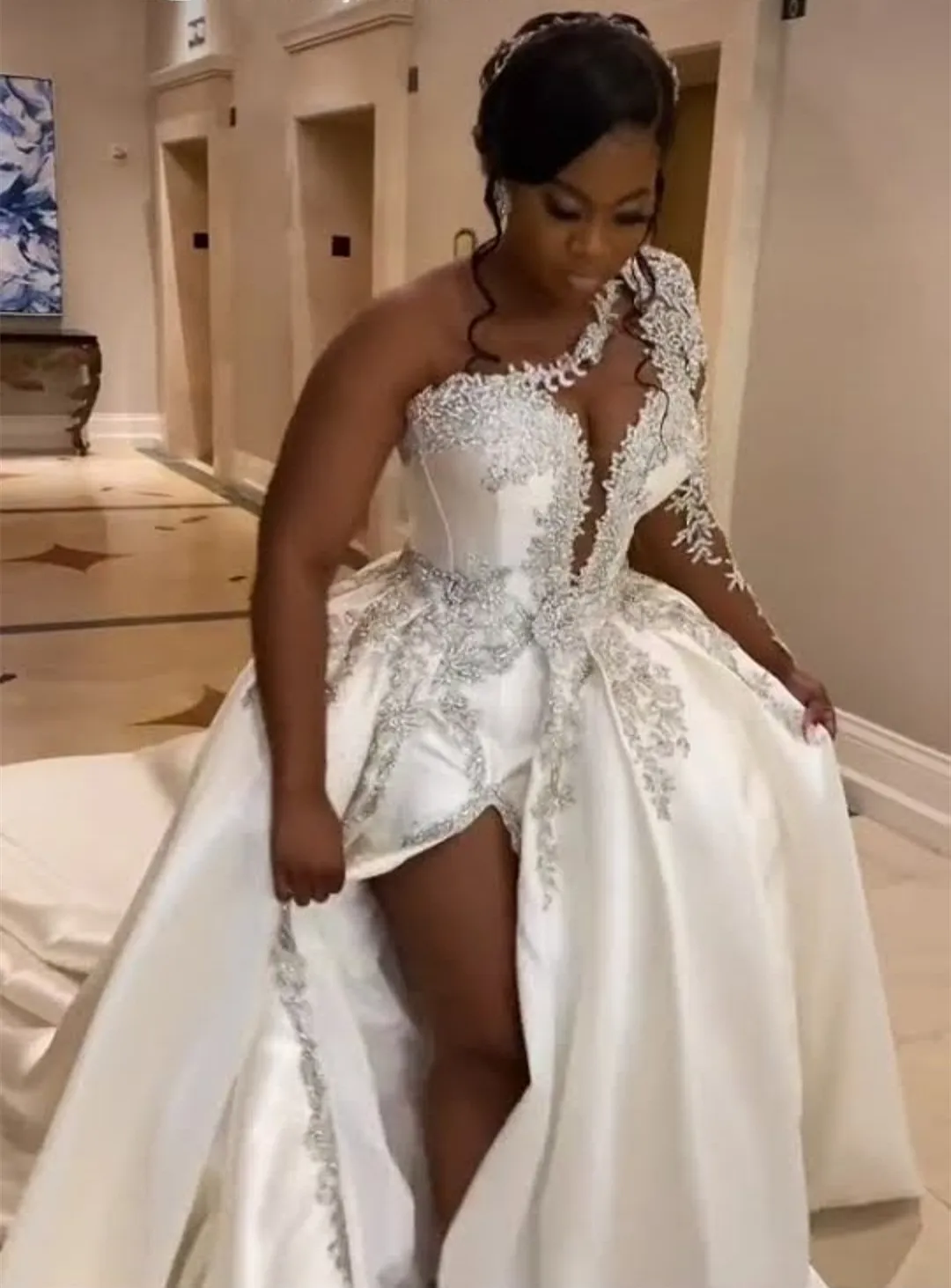 Gorgeous One Shoulder Satin Wedding Dress With Detachable Train Long Seeve Beaded Lace Appliques Side Split Sexy Bridal Gown African Bride Wear