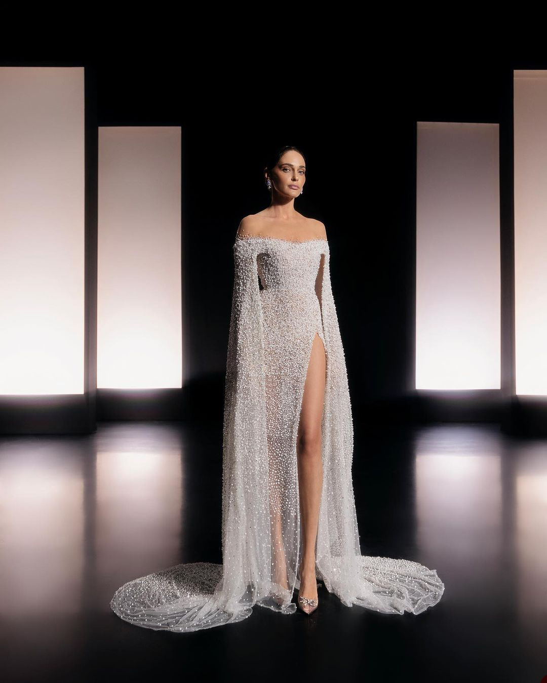 Gorgeous Off Shoulder Bridal Gowns More Pearls Mermaid Wedding Dress Side Split Custom Made Bride Dresses Vestido de novia