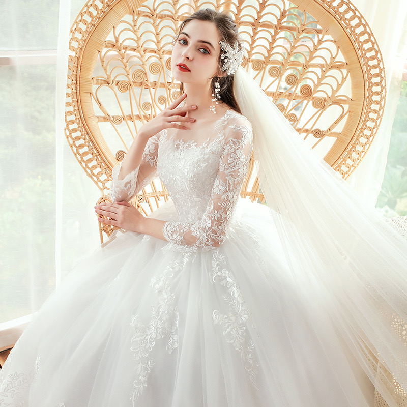 2024 Arabic Vintage Wedding Dresses Crystals Sheer Long Sleeve Lace Beaded Ball Dress Court Train Bridal Gown plus size vestidos novia robes de mariee