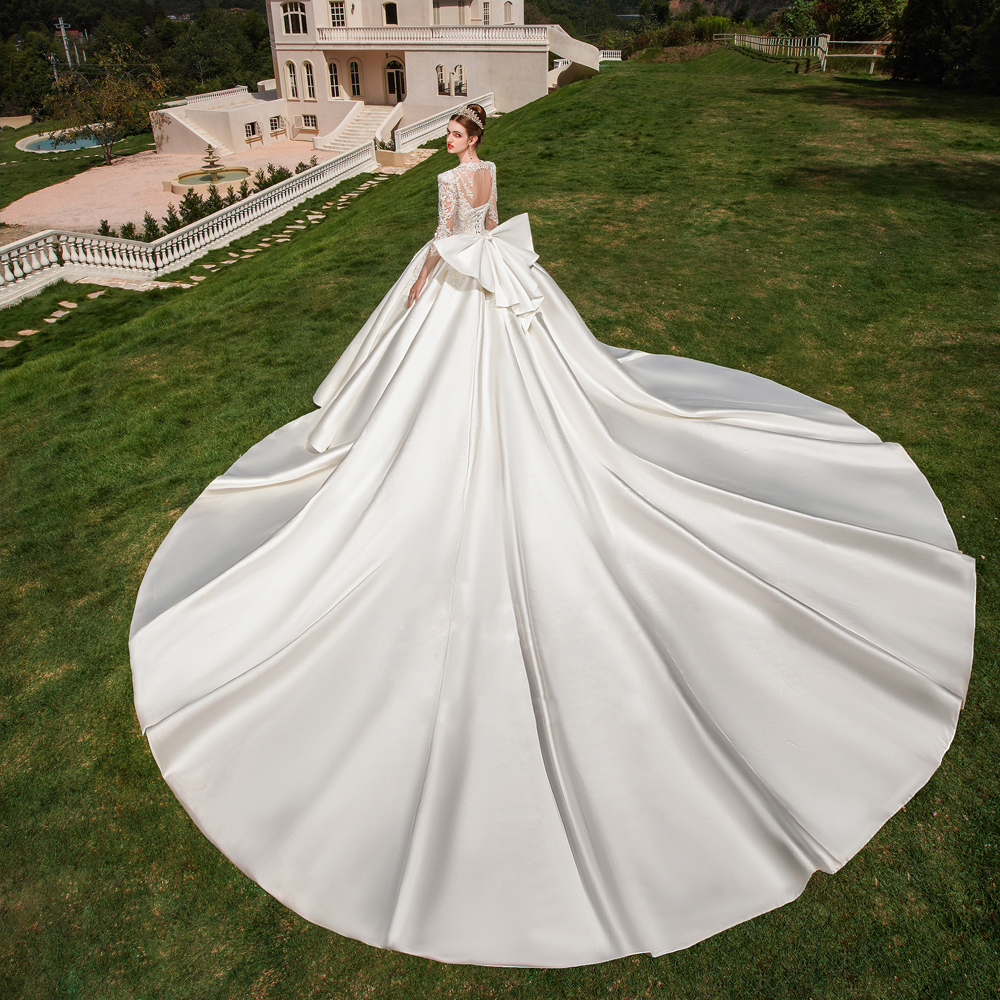 Lustrous Satin Beauty Ball Gown Wedding Dresses Beaded Pearls Embroidery Lace High Collar Ivory Shiny Beaded Princess Bridal Gowns