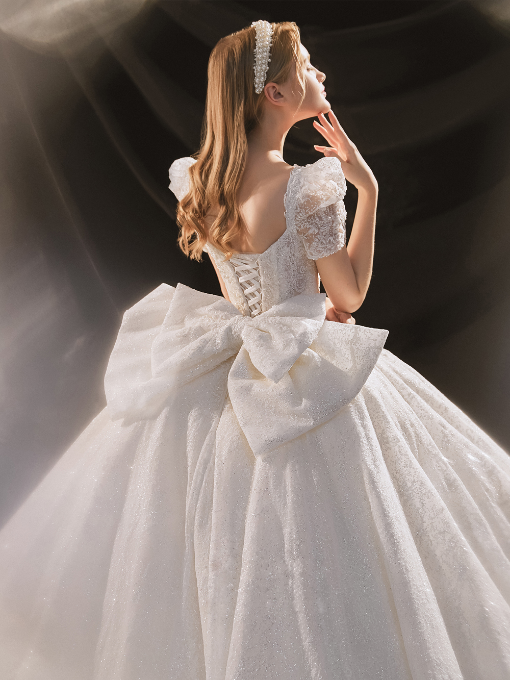 Beautiful Floral Prints Shorts puff Sleeves Square Collar Ball Gown Wedding Dress Shiny Embroidery Lace chapel Train Beading Pearls Bridal Gowns With 