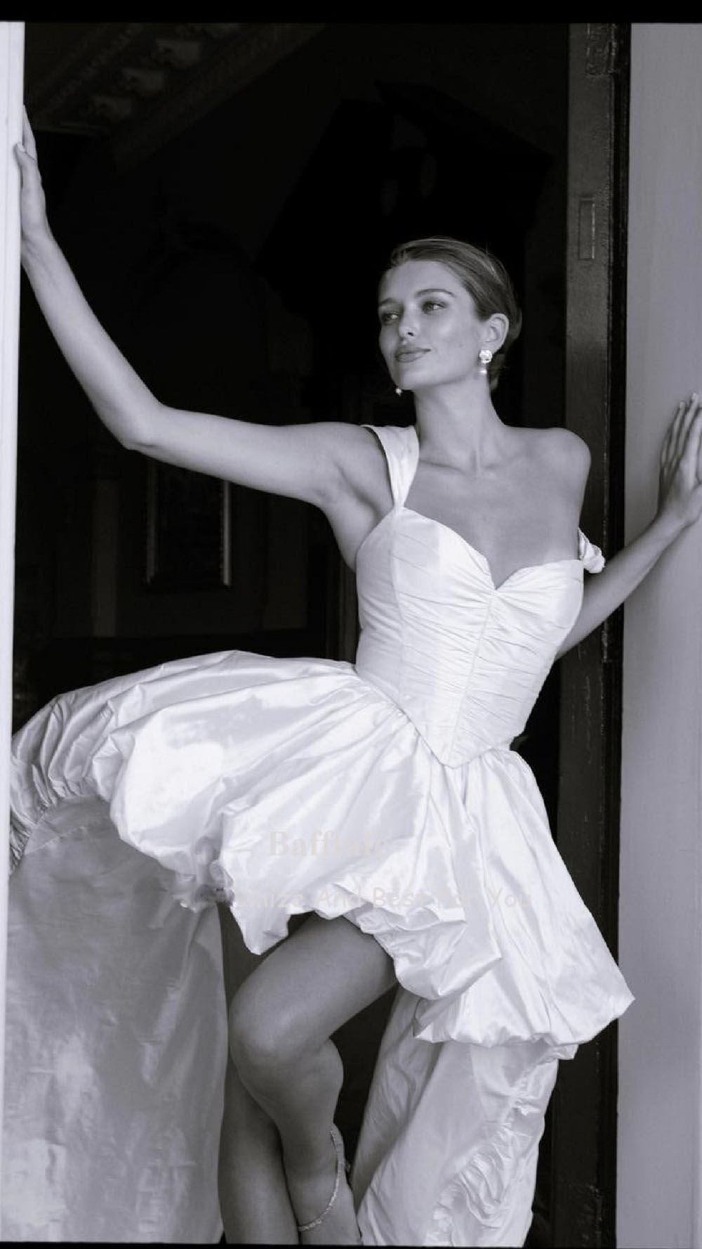 High/Low Taffeta Wedding Dresses Sweetheart Pleat Front Short Back Long Bridal Gown Straps Bride Formal Wedding Party Dress robe de mariee