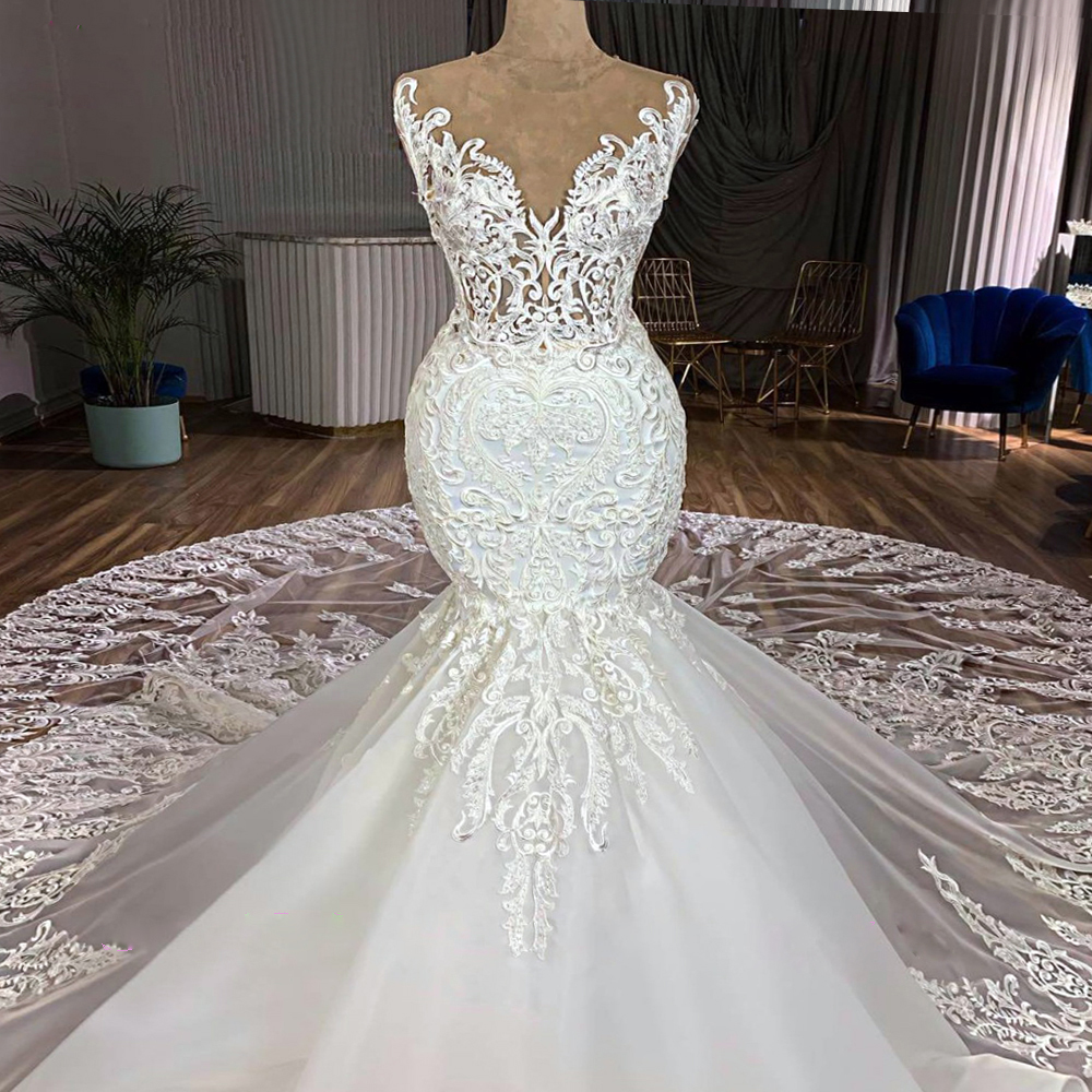 Luxurous V-Neck Mermaid Wedding Dress With Appliques Lace With Button Chapel Train Trumpet Bridal Gowns