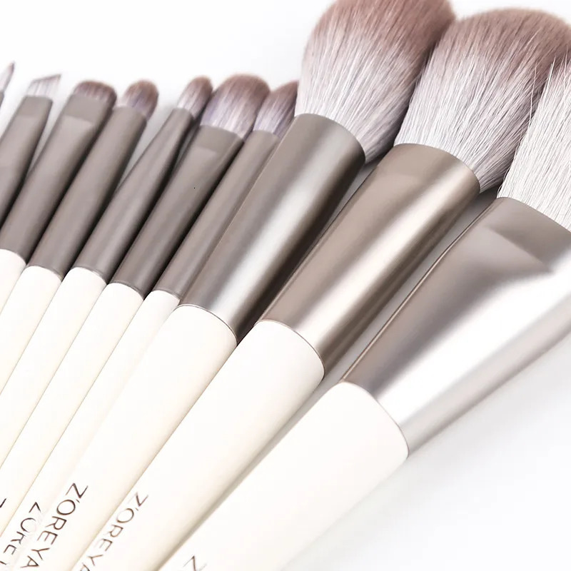 ZOREYA Makeup Brushes Set Cosmetics Eye Shadow Blending Blushlip Powder Highlighter Silver Eyeshadow Kabuki Professional Tools 240220