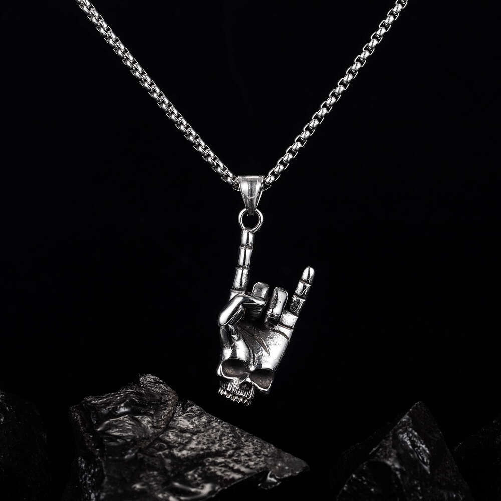 Hip Hop Wolf Tide Street Hand Charm Rock Love You Gesture Titanium Steel Necklace Fashion Personality Skull Pendant Bling Party Hip Hop Jewelry