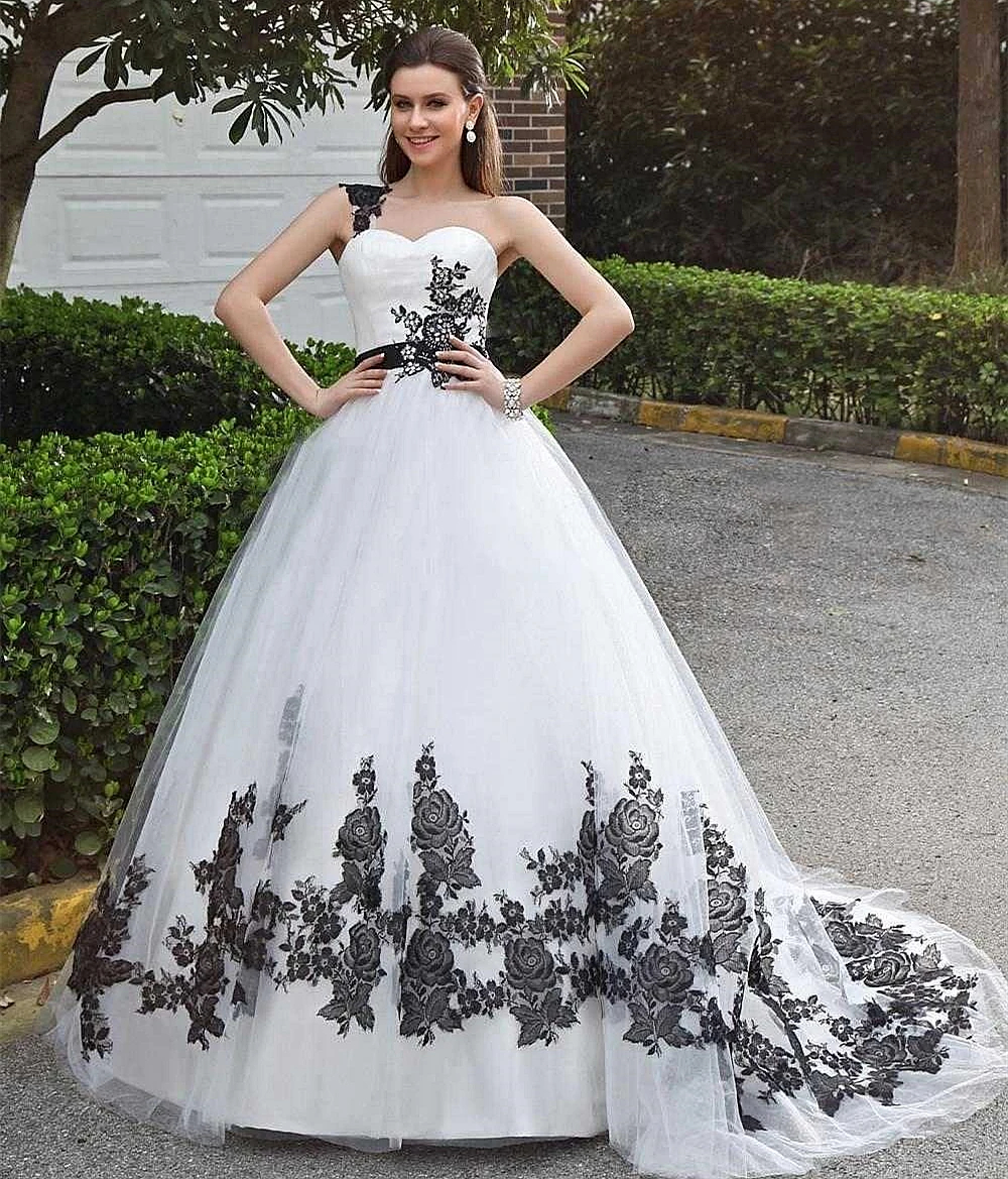 White Black And Wedding Dress Lace Appliques One Shoulder Long Tulle Bridal Gowns Court Train Vintage New Gothic Vestido De Novia