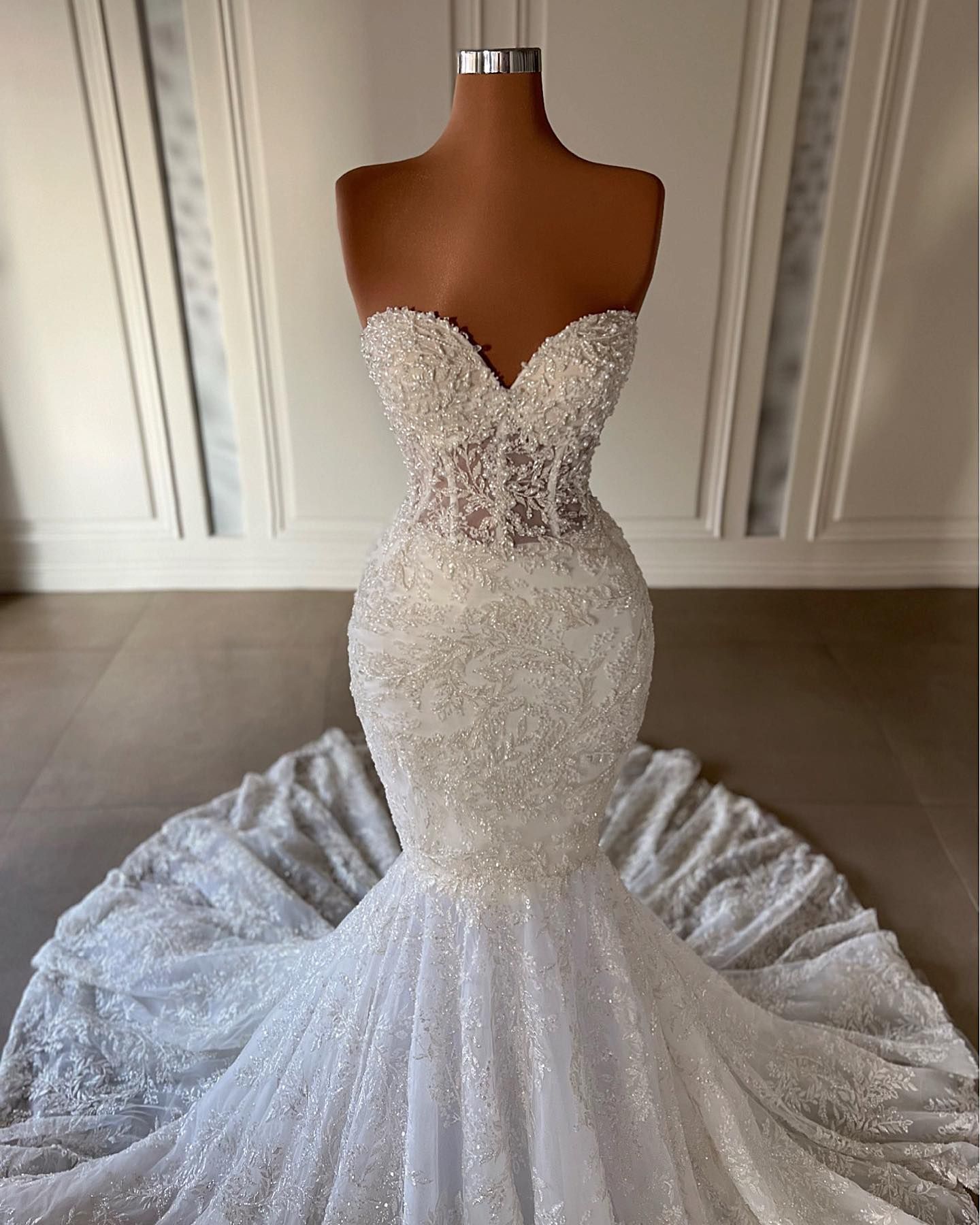 2024 Mermaid Wedding Dresses Bridal Gowns Sweetheart Illusion Full Lace Appliques Crystal Beads Plus Size African Nigerian Fishtail 0513