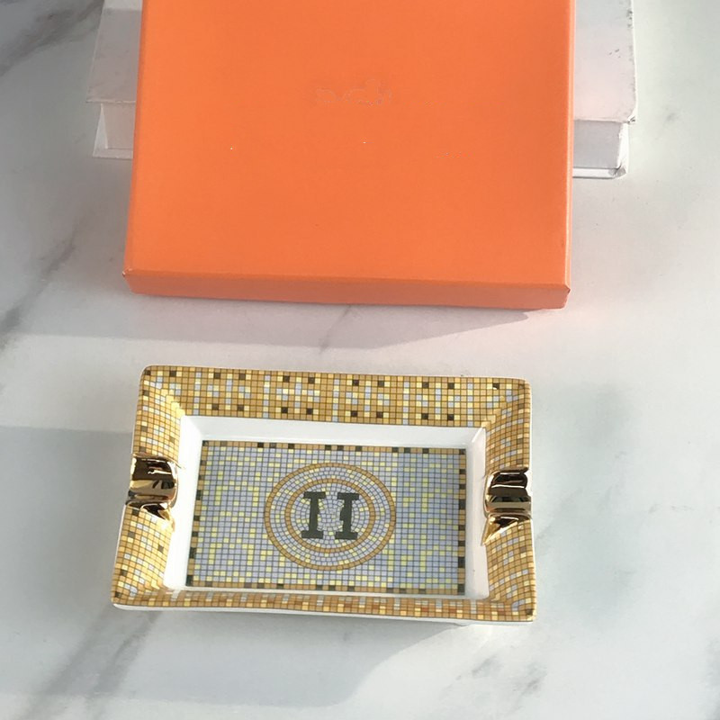 Top Quality European Entry Cigar Large Ashtray Personalized Creative Home Living Room and Hotel