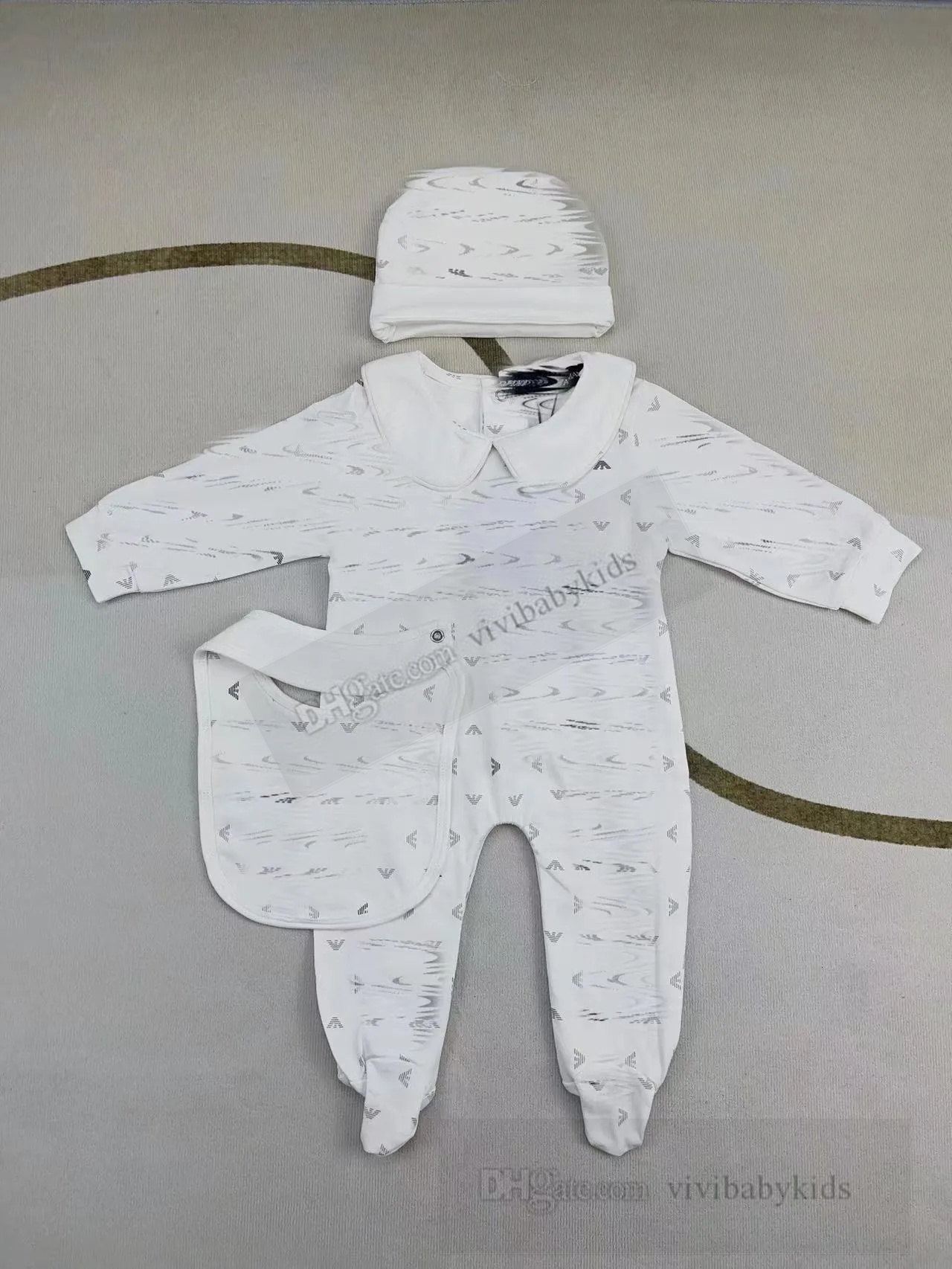 Rompers Fashion Infant kids romper designer Newborn baby girls letter printed long sleeve jumpsuits hat bibs 3pcs Luxury babies cotton 1st climb cloth