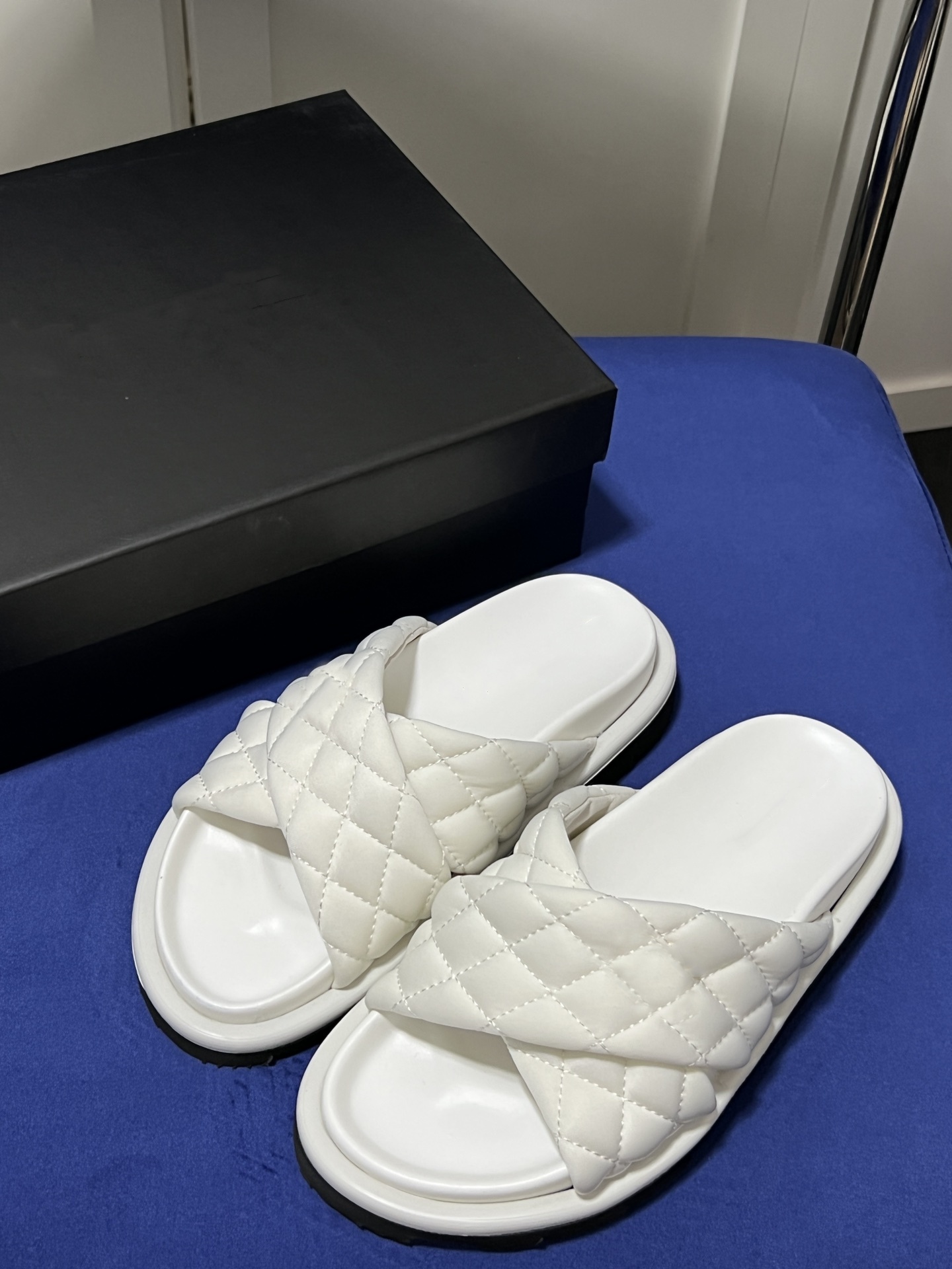 Fashion Women's Men's Designer Sandals Cloth Beach Slippers Holiday Slides Rhinestone Letters C0512