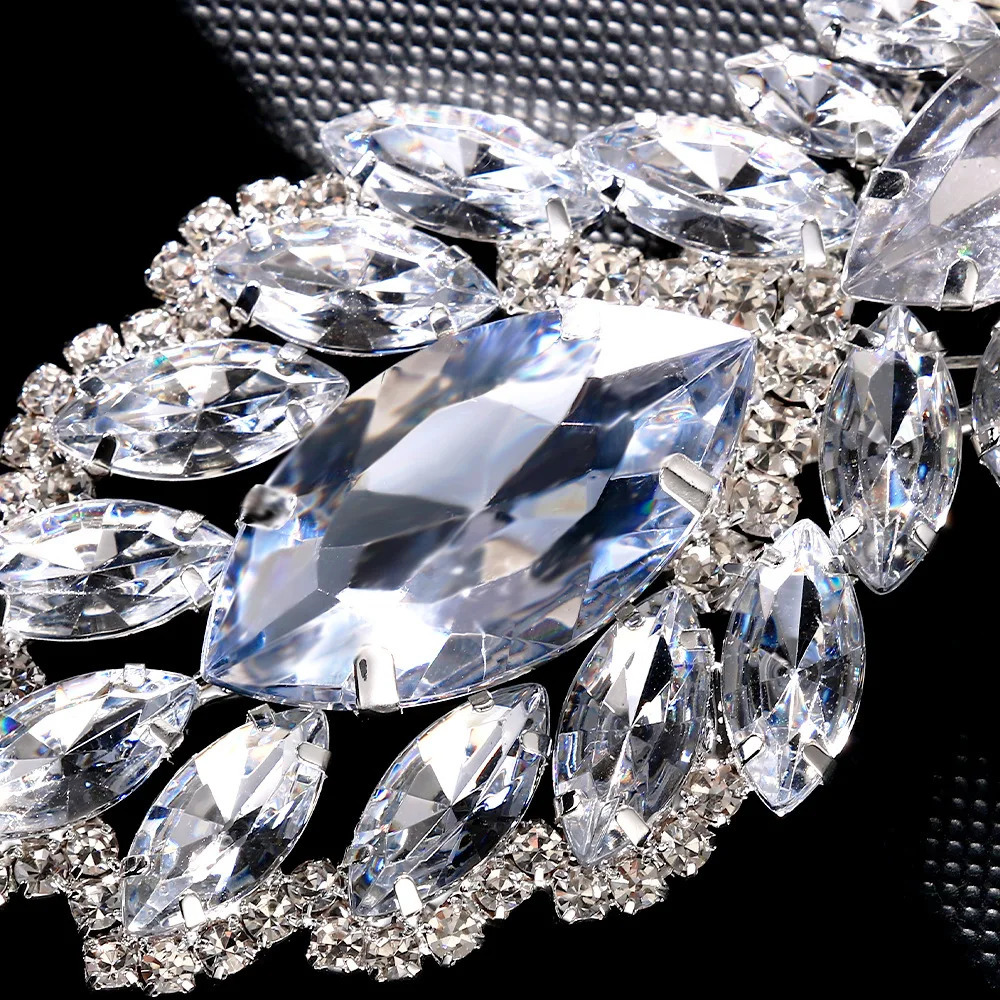 Exaggerated Rhinestone Large Cross Pendant Drop Earrings Dinner Jewelry for Women Crystal Geometric Charm Dangle Earrings Gift 240223