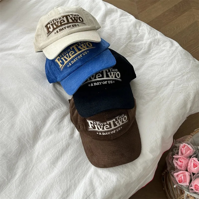 American Retro Corduroy Baseball Caps for Women Autumn and Winter Street Snap Fashion Embroidered Letter Hiphop Mens Hats 240220