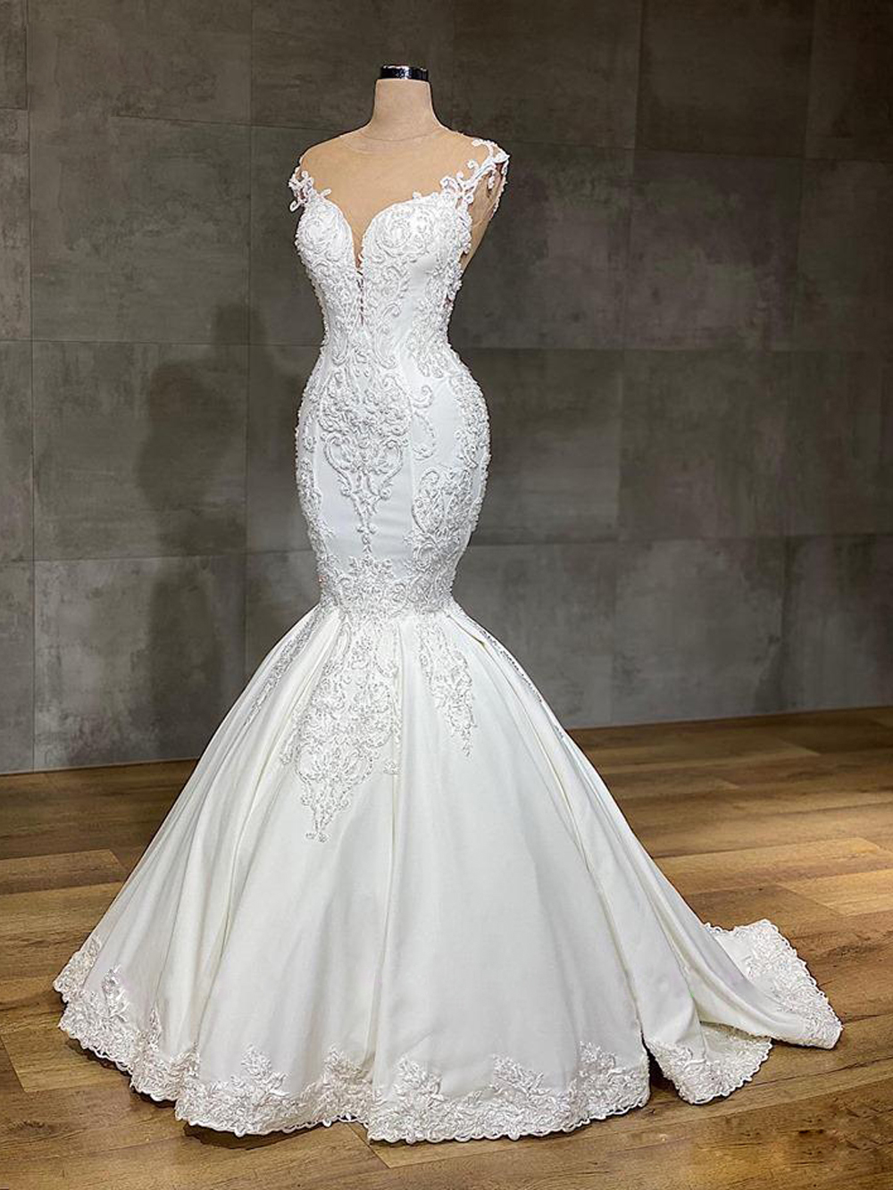 Romantic Embroidery Lace Mermaid Wedding Dress With Beading Pearls Illusion Neck Trumpet Bridal Gowns