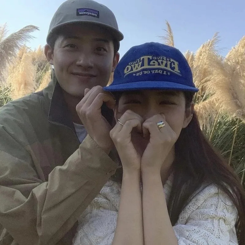 American Retro Corduroy Baseball Caps for Women Autumn and Winter Street Snap Fashion Embroidered Letter Hiphop Mens Hats 240220