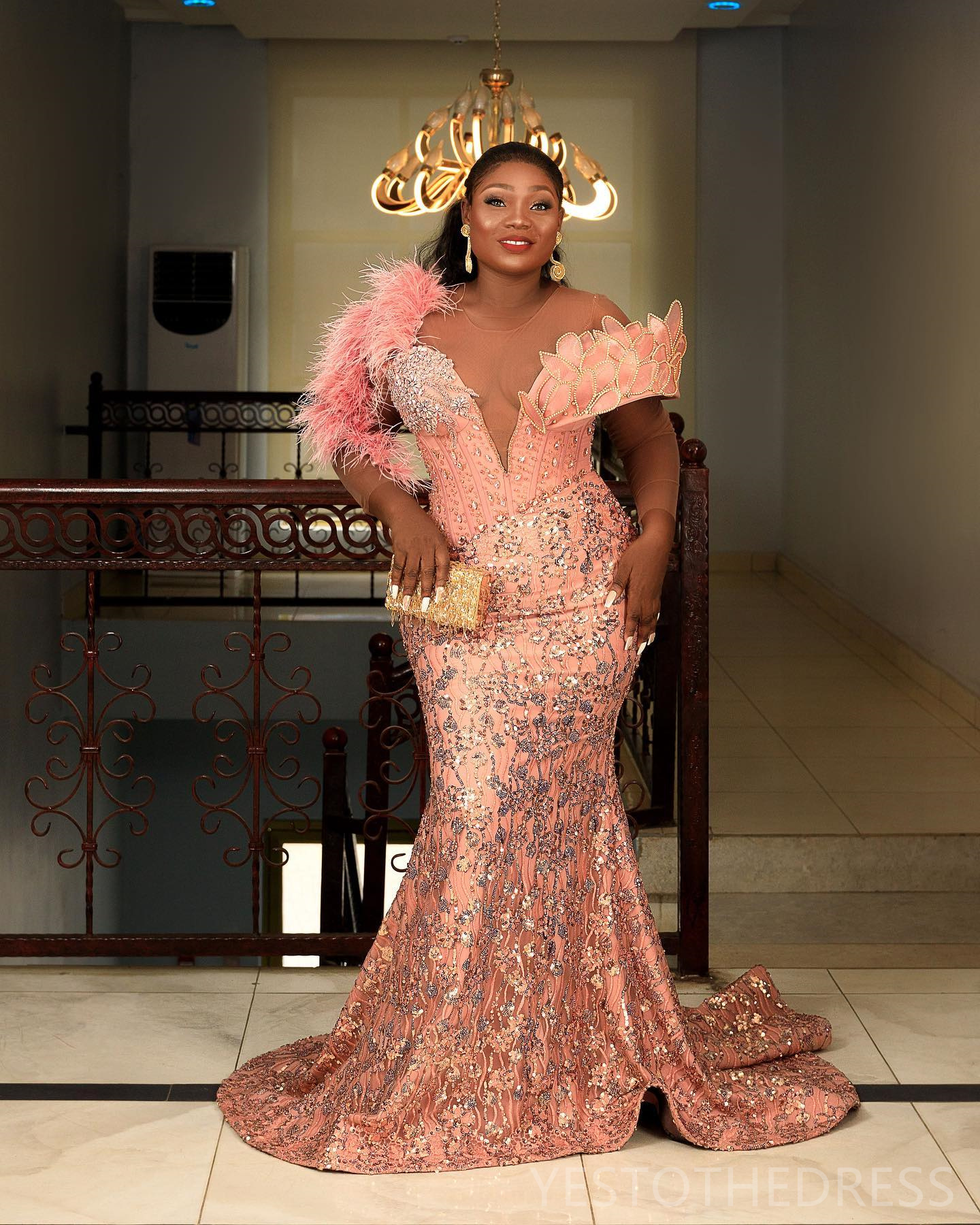 2024 Plus Size Aso Ebi Prom Dresses for Black Women Illusion Sheer Neck Long Sleeves Feathered Beaded Lace Rhinestones Promdress Birthday Reception Dr