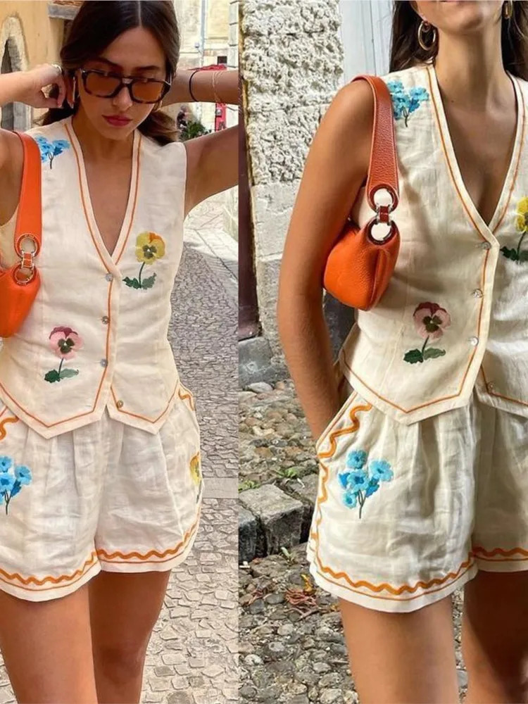 Beach Embroidery Vest Shorts Set Women Flower Vneck Sleeveless Button Female 2 Piece Sets 2024 Summer Fashion Holiday Lady Suit 240529
