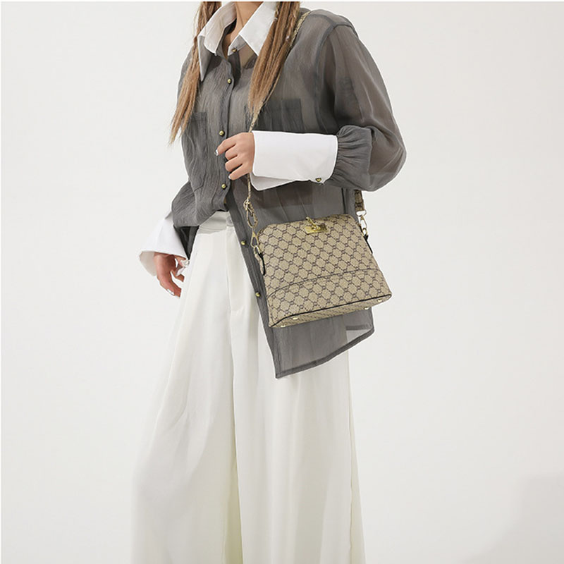2024 New Women Shoulder bag Crossbody bag Classic printing Casual style Minimalist style Fashion Trendy Stylish Bag Commute Free shipping