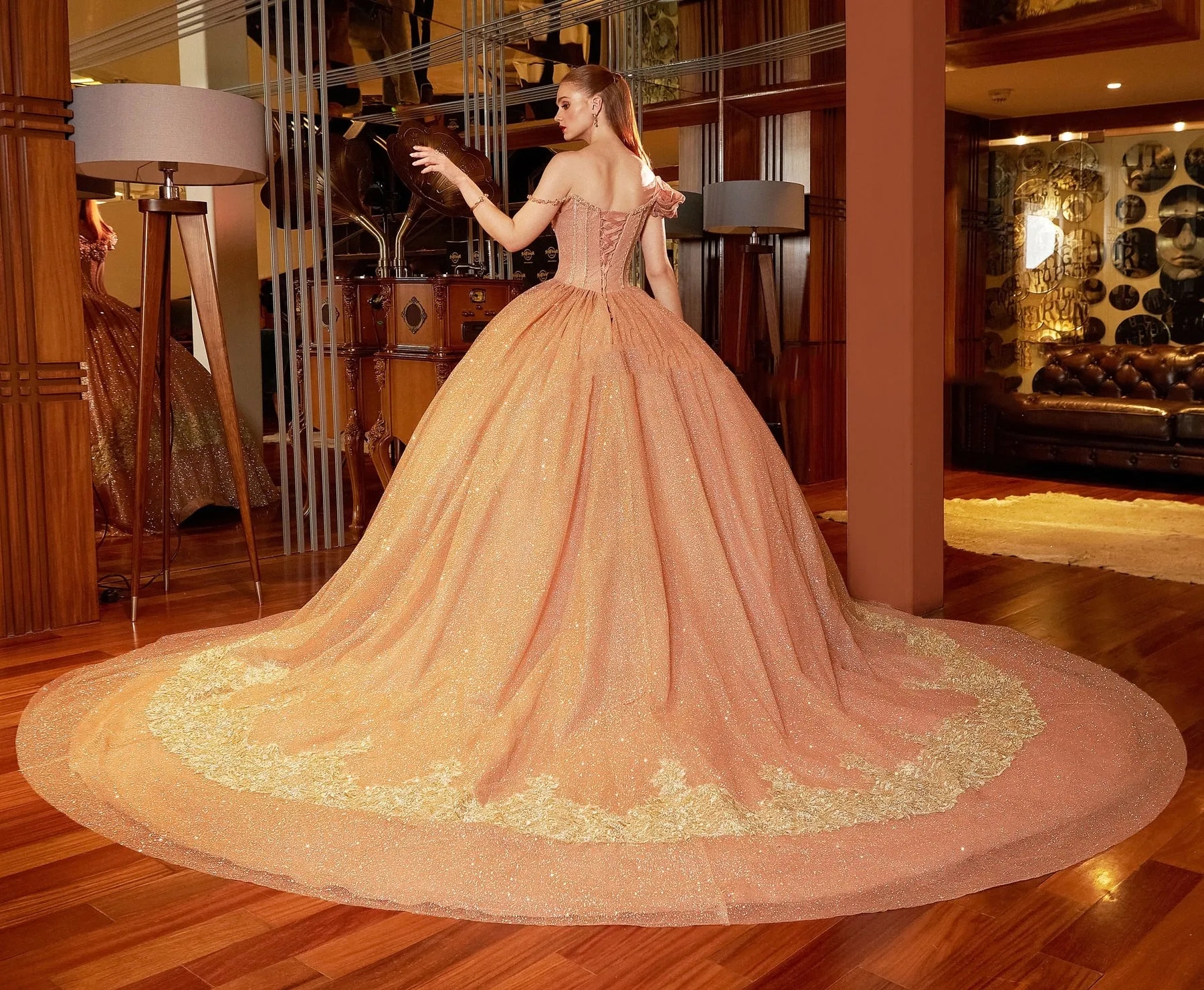 Gold Mexican Quinceanera Dresses Ball Gown Off The Shoulder Sparkly Lace Puffy Charro Sweet 16 Dresses 15 Anos