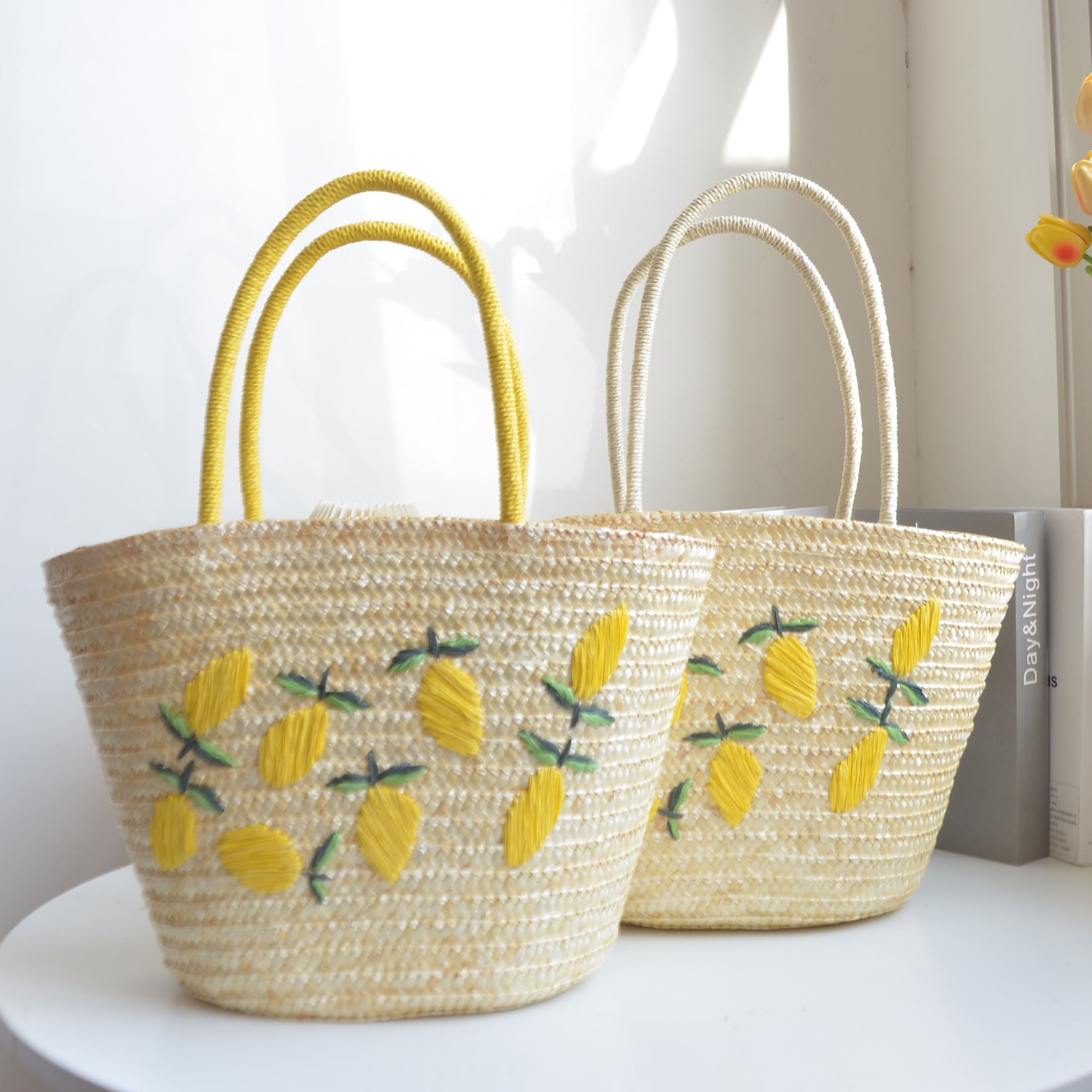 New Hand-made Embroidered Straw Bag Ladies Hand Bill Shoulder Large Capacity Basket