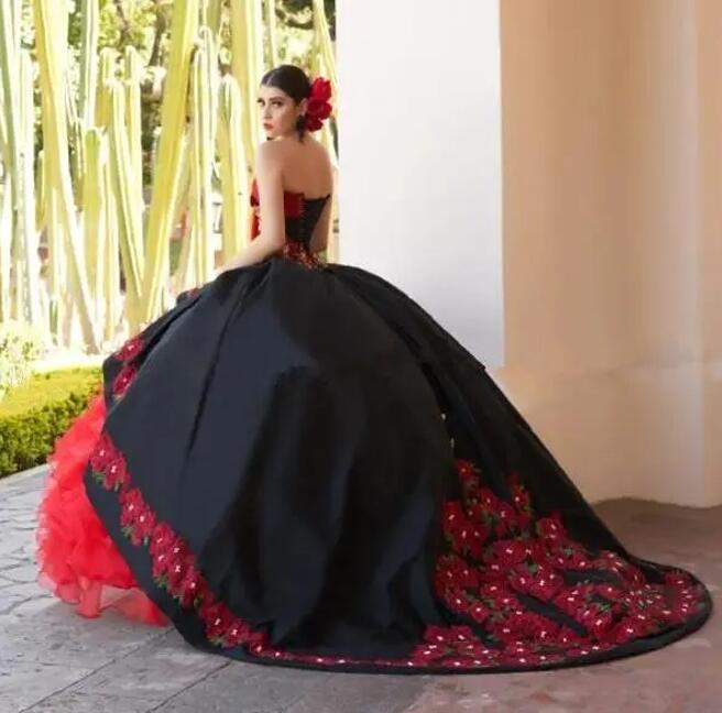 Black Mexican Quinceanera Dresses Ball Gown Sweetheart Organza Appliques Beaded Puffy Charro Sweet 16 Dresses 15 Anos