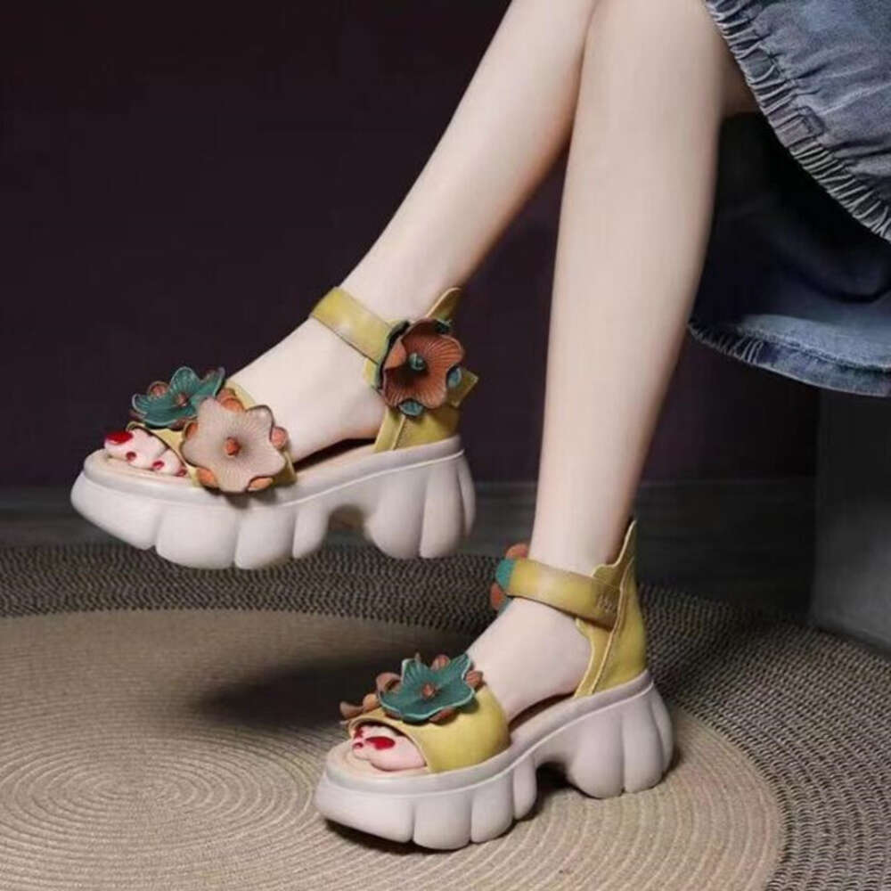 Hot Sale Fashion Hook 2024 Summer Designer Women Wedge Slipper Platform Shoes Genuine PU Leather Ladies Appliques Sandals