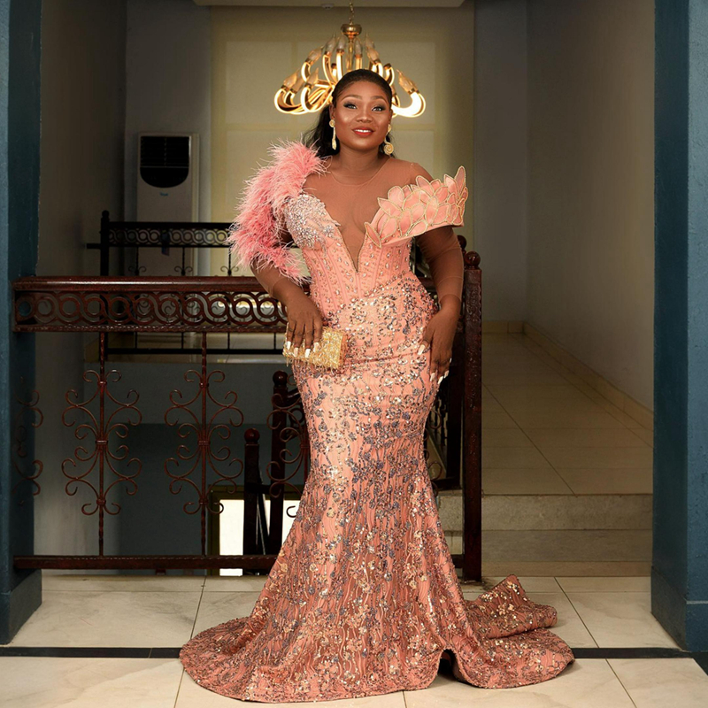 2024 Plus Size Aso Ebi Prom Dresses for Black Women Illusion Sheer Neck Long Sleeves Feathered Beaded Lace Rhinestones Promdress Birthday Reception Dr