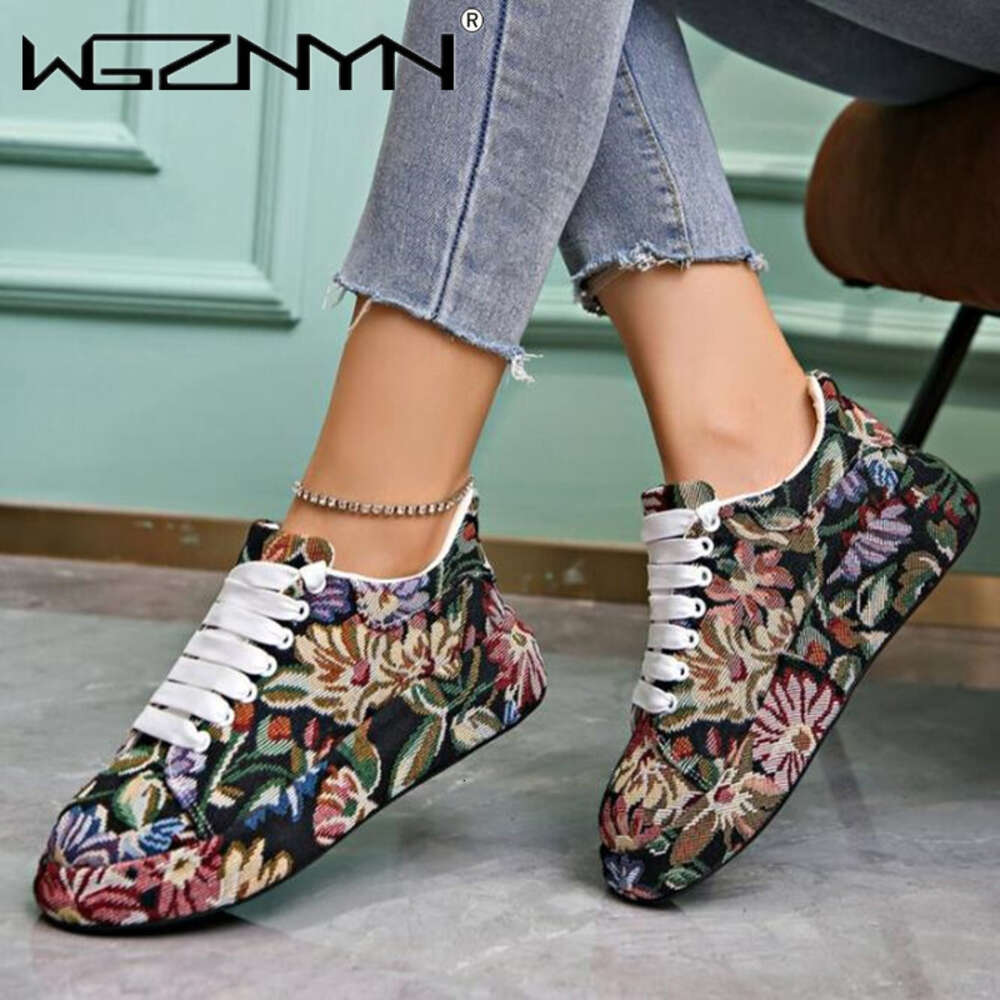 Designer Women's Cartoon Graphic Lace-up Chunky Sneakers Platform Graffiti Shoes Classic Streetwear Trainers Zapatos