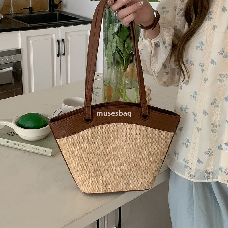 Designer Women's Handbag French Retro Grass Woven Bag Women's Vacation Beach Leisure Large Capacity Travel Shoulder Bag Fashion Woven Bag