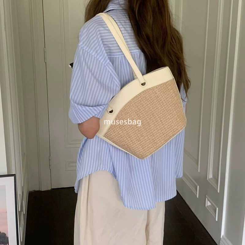 Designer Women's Handbag French Retro Grass Woven Bag Women's Vacation Beach Leisure Large Capacity Travel Shoulder Bag Fashion Woven Bag