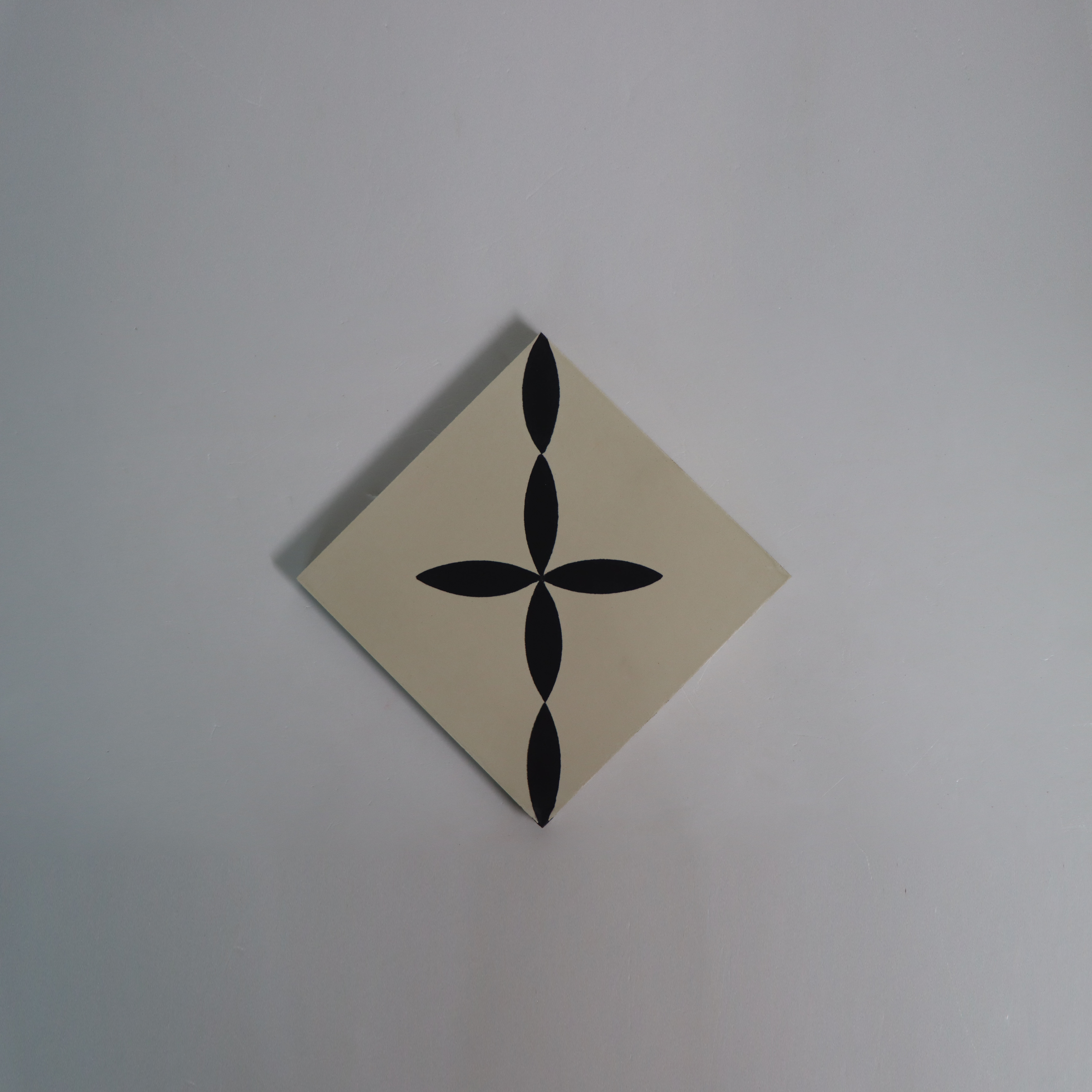 Handmade cement tiles do not require firing black and white pattern splicing