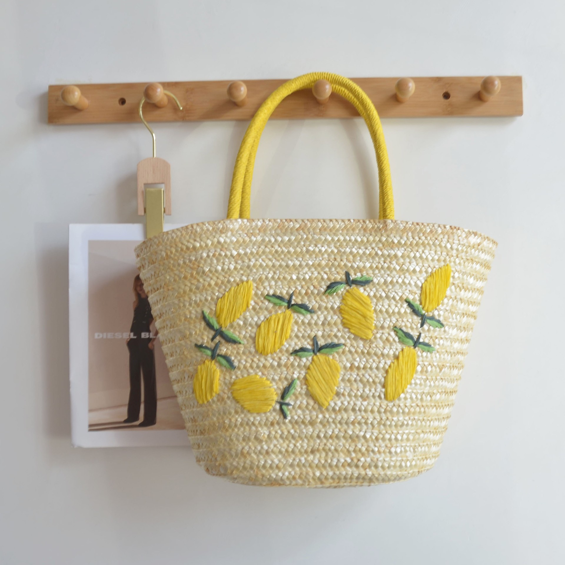 New Hand-made Embroidered Straw Bag Ladies Hand Bill Shoulder Large Capacity Basket
