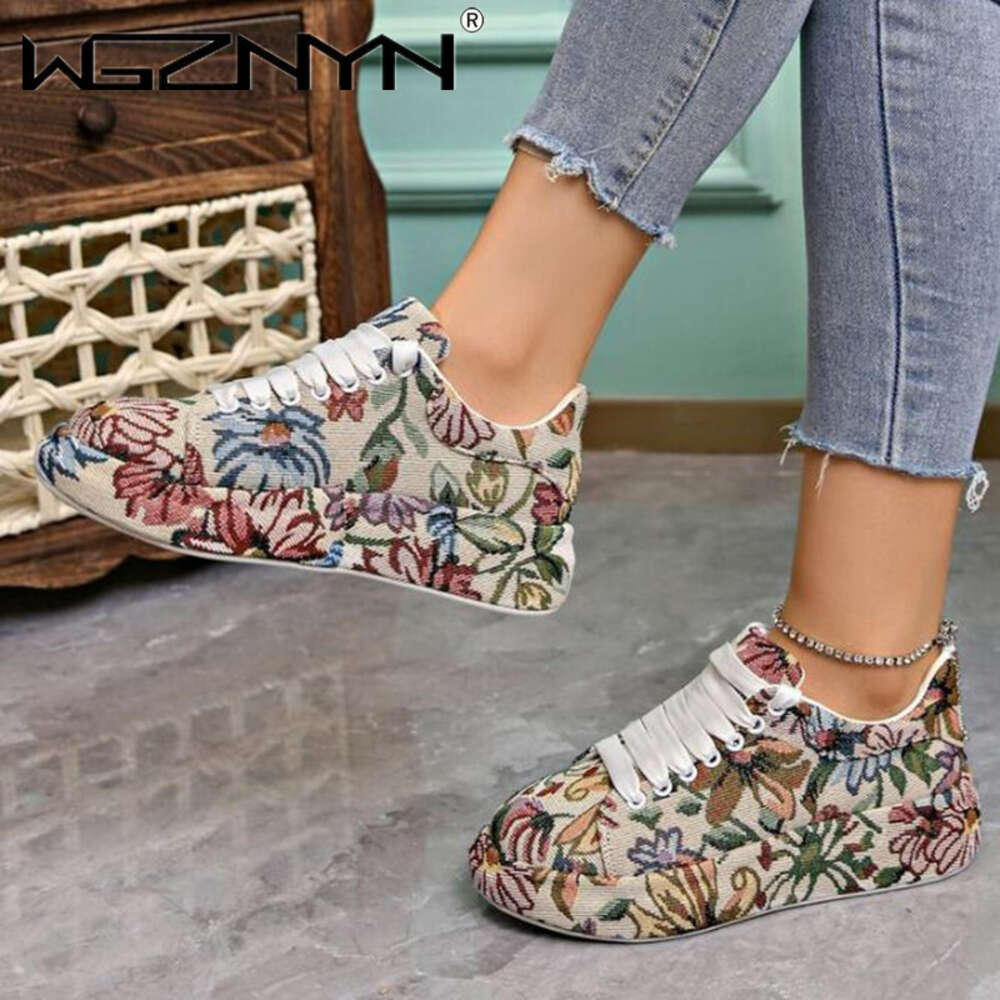 Designer Women's Cartoon Graphic Lace-up Chunky Sneakers Platform Graffiti Shoes Classic Streetwear Trainers Zapatos