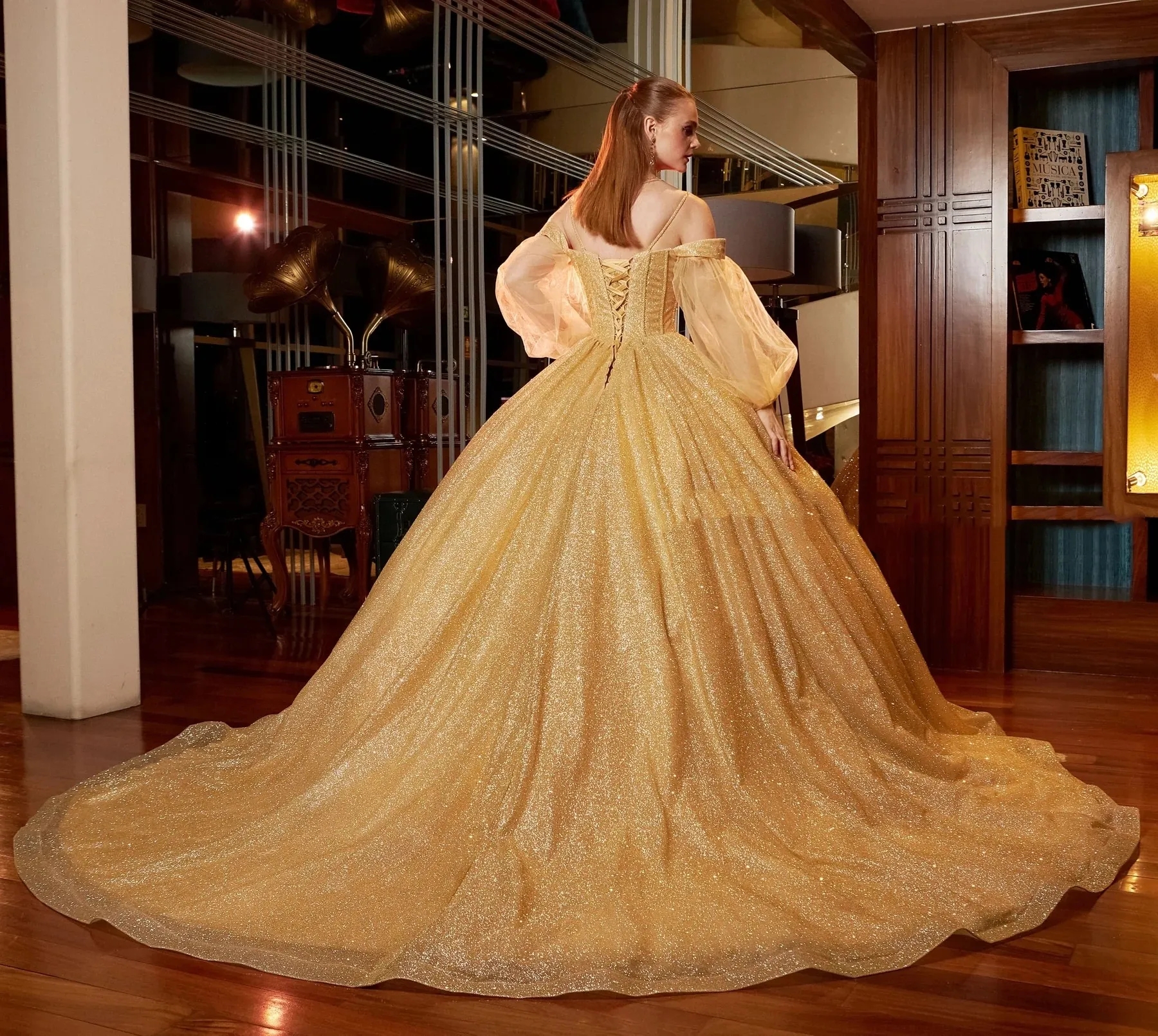 Gold Mexican Quinceanera Dresses Ball Gown Spaghetti Straps Sparkly Puffy Charro Sweet 16 Dresses 15 Anos