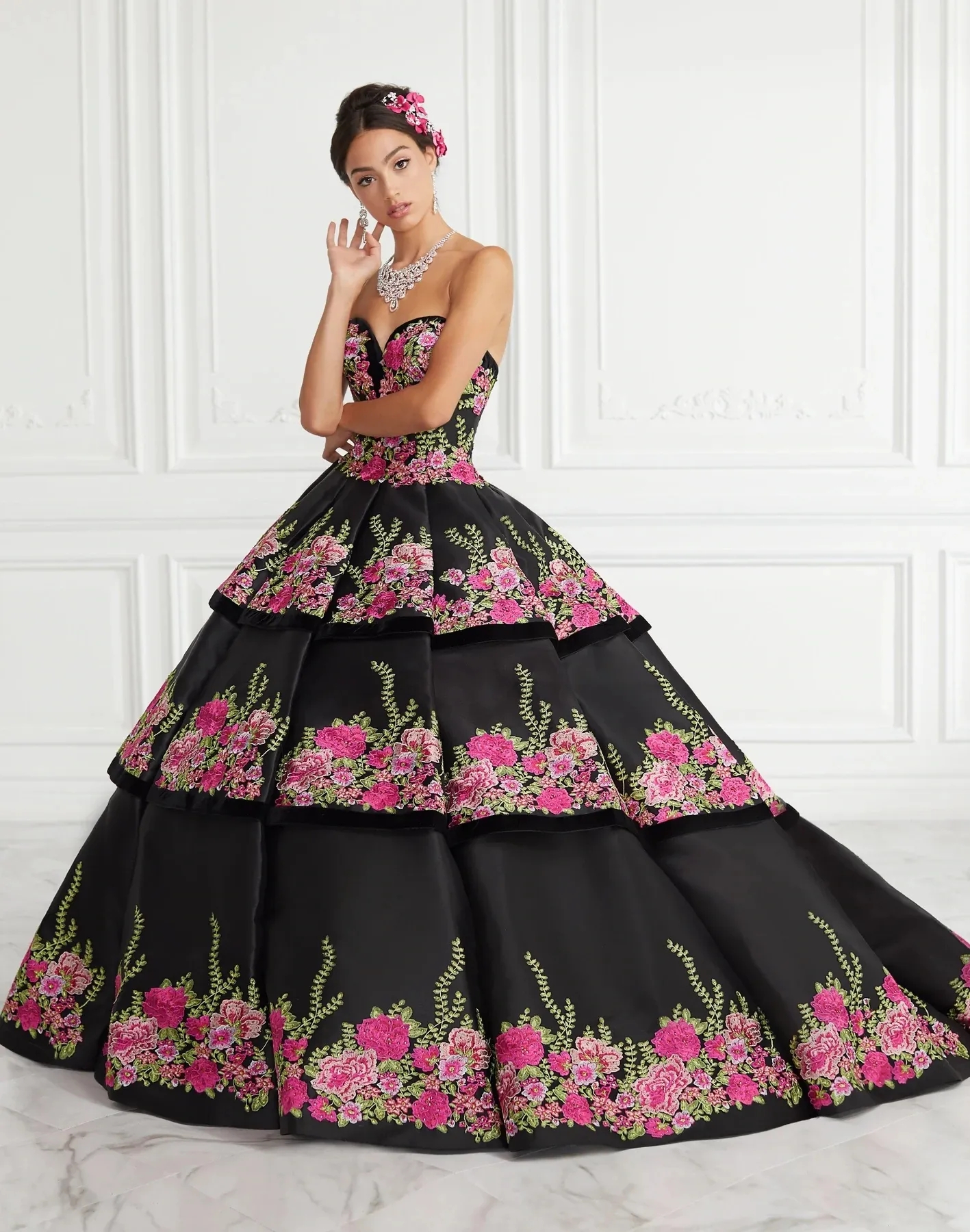 Black Mexican Quinceanera Dresses Ball Gown Sweetheart Tulle Tiered Appliques Puffy Charro Sweet 16 Dresses 15 Anos