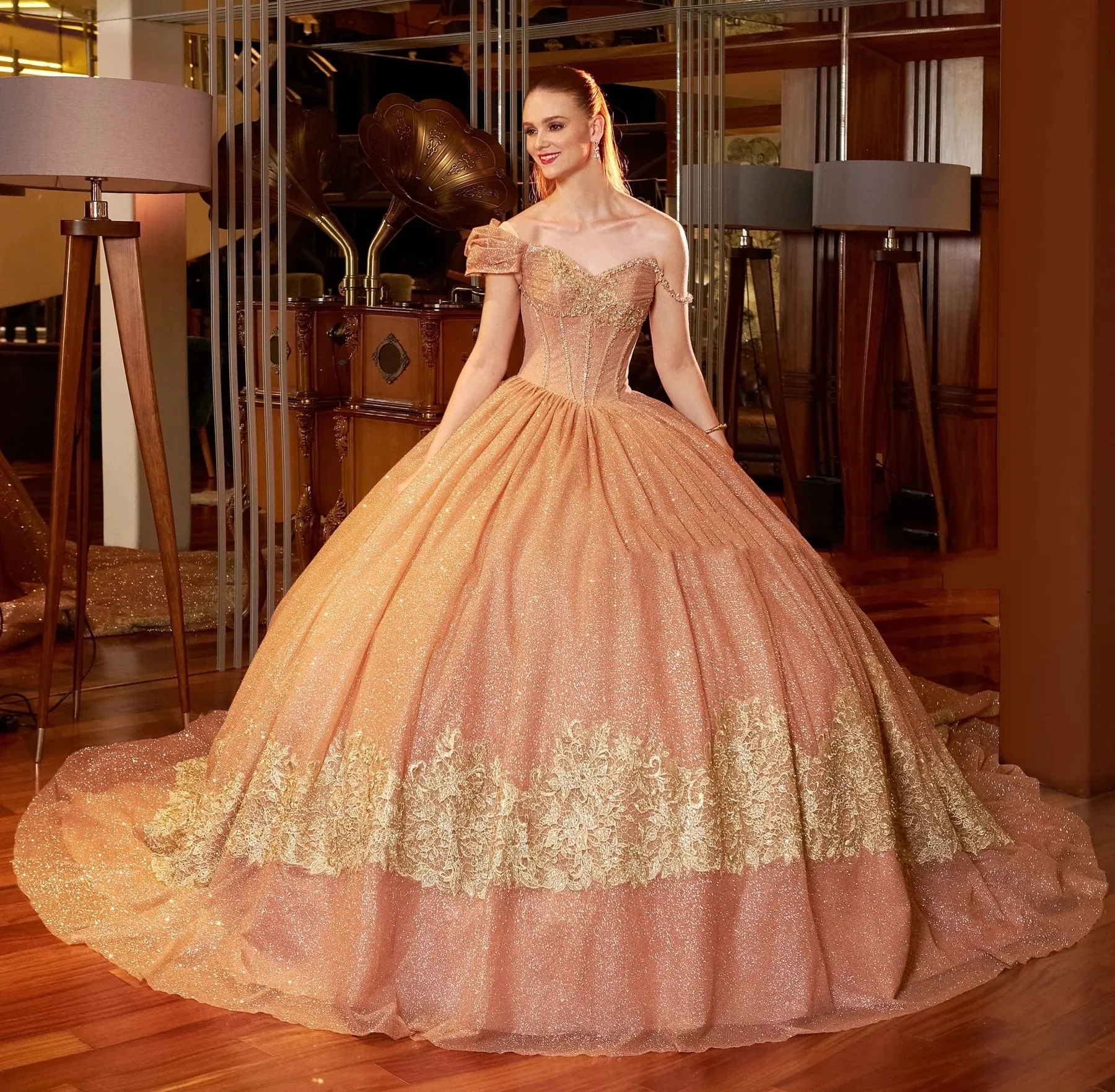 Gold Mexican Quinceanera Dresses Ball Gown Off The Shoulder Sparkly Lace Puffy Charro Sweet 16 Dresses 15 Anos