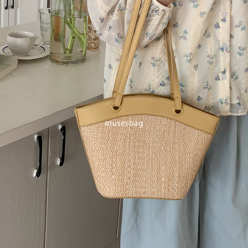 Designer Women's Handbag French Retro Grass Woven Bag Women's Vacation Beach Leisure Large Capacity Travel Shoulder Bag Fashion Woven Bag