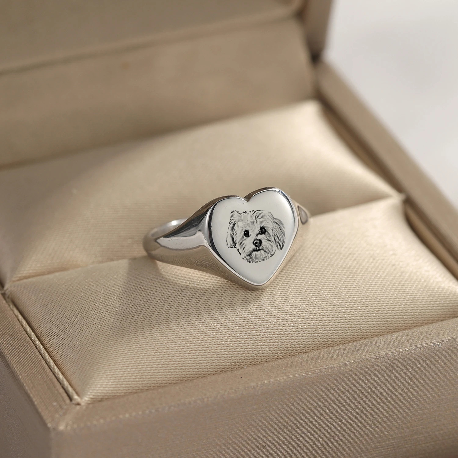 Custom Pet Po Engraved Portrait Ring Personalized Signet Minimalist Souvenirs Picture Heart Stainless Steel Engraved Ring 240510